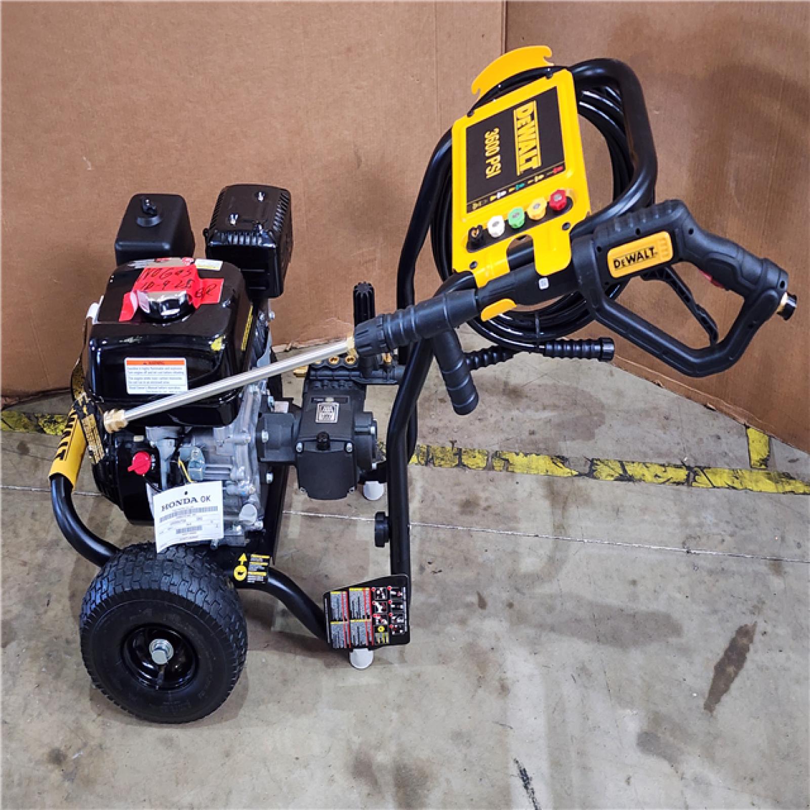 HOUSTON LOCATION - AS-IS (APPEARS LIKE NEW) DEWALT 3600 PSI 2.5 GPM Gas Cold Water Professional Pressure Washer with HONDA GX200 Engine