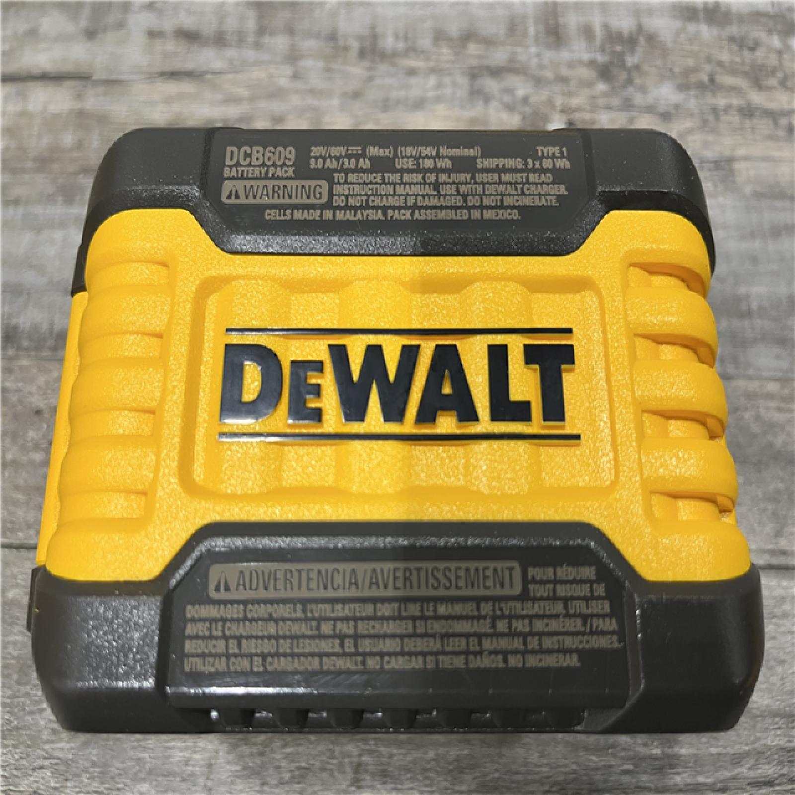 AS-IS DEWALT 20V/60V MAX FLEXVOLT Lithium-Ion 9.0Ah Battery and Charger Starter Kit
