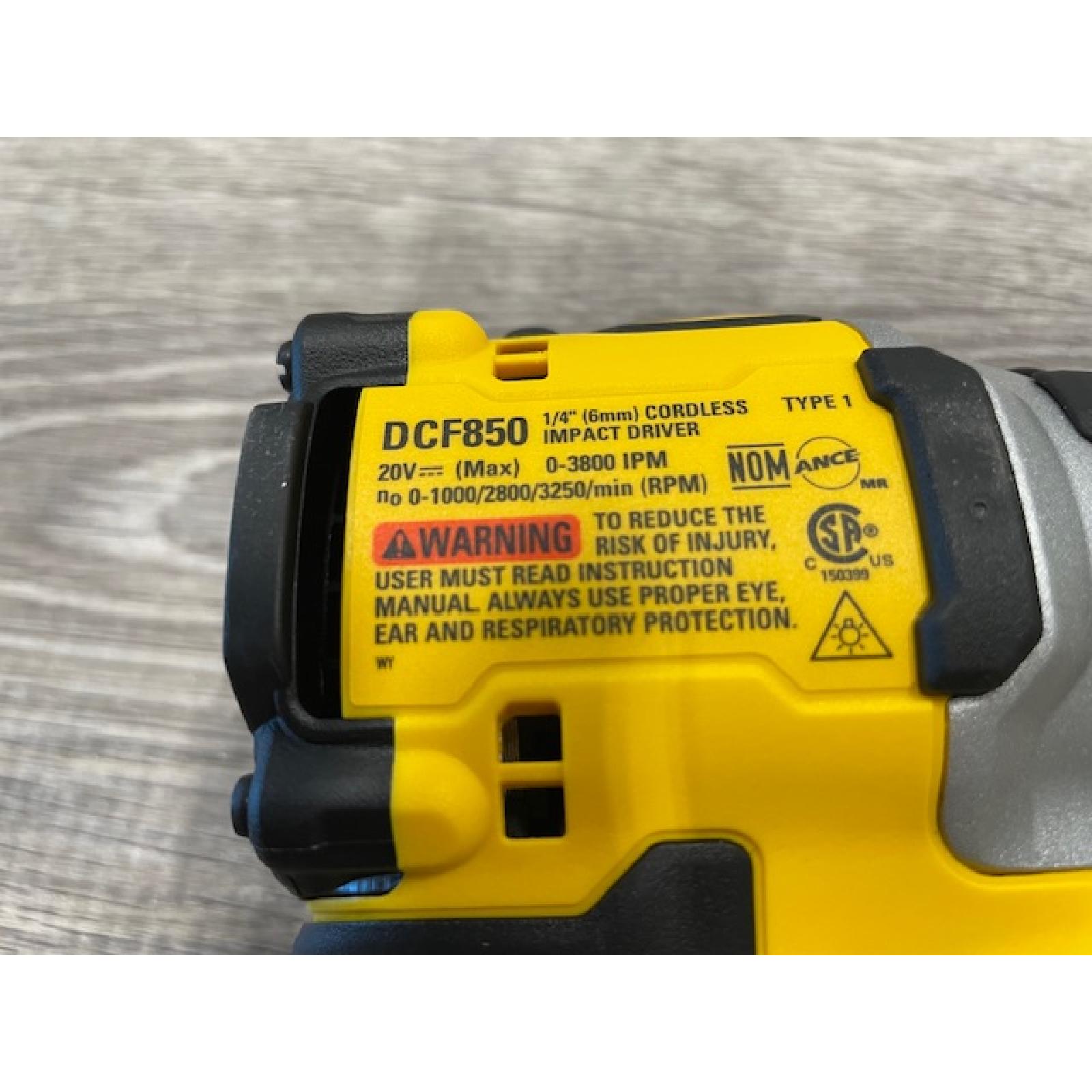 AS-IS DEWALT ATOMIC 20V MAX Lithium-Ion Cordless 1/4 in. Brushless Impact Driver Kit
