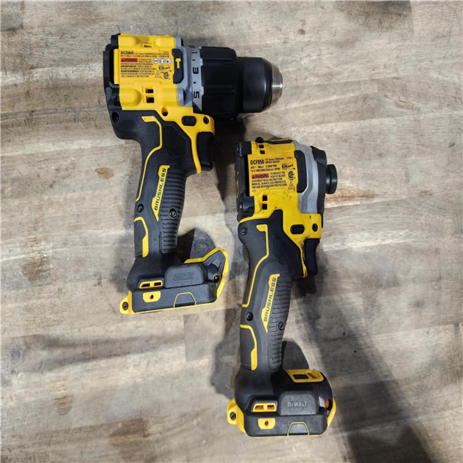 HOUSTON LOCATION - AS-IS DEWALT 2 TOOL COMBO KIT W/ (2) BATTERY & CHARGER