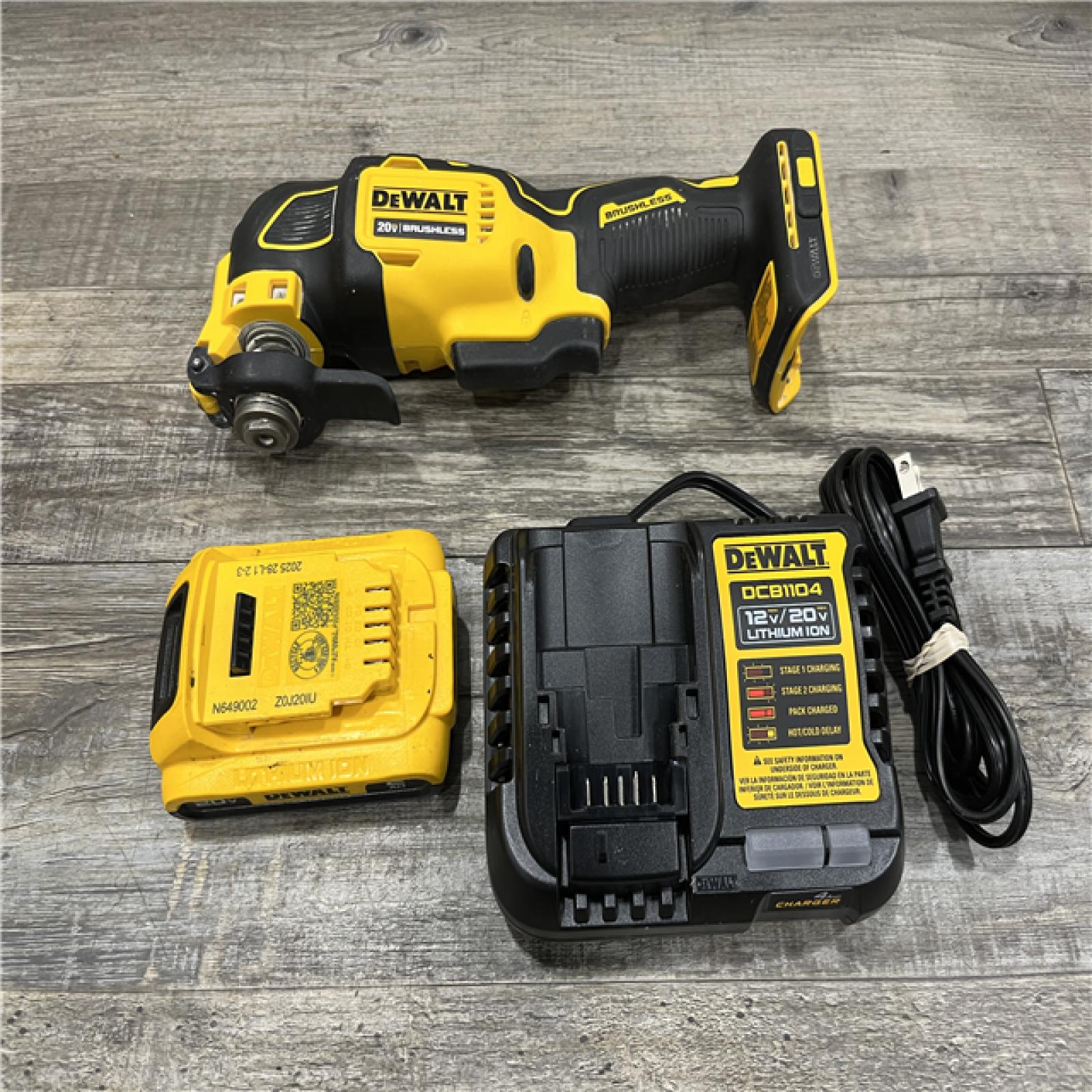 AS-IS DEWALT ATOMIC 20V MAX Cordless Brushless Oscillating Multi Tool Kit