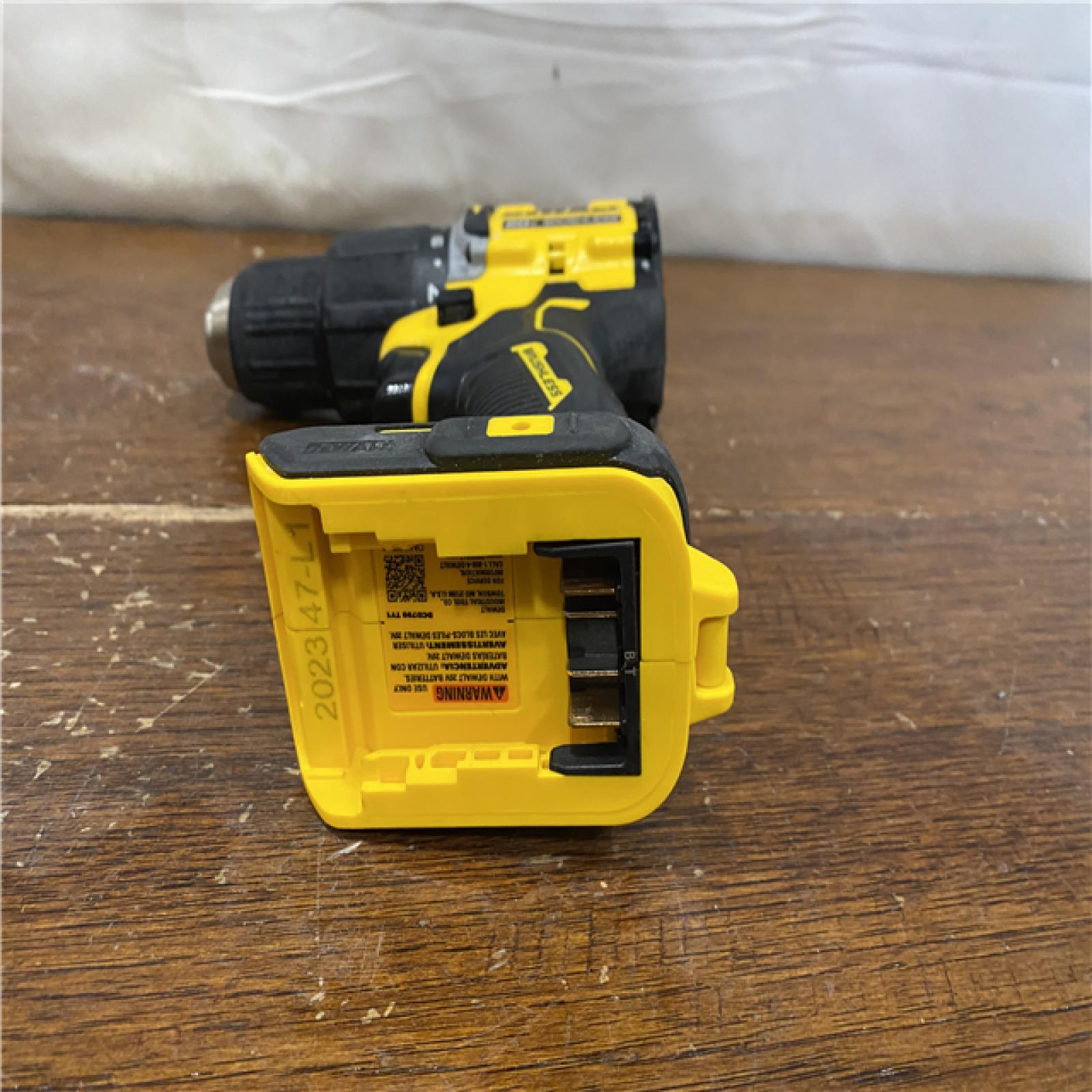 AS-IS DEWALT ATOMIC 20-Volt Lithium-Ion Cordless 1/2 in. Compact Hammer Drill with 3.0Ah Battery, Charger and Bag