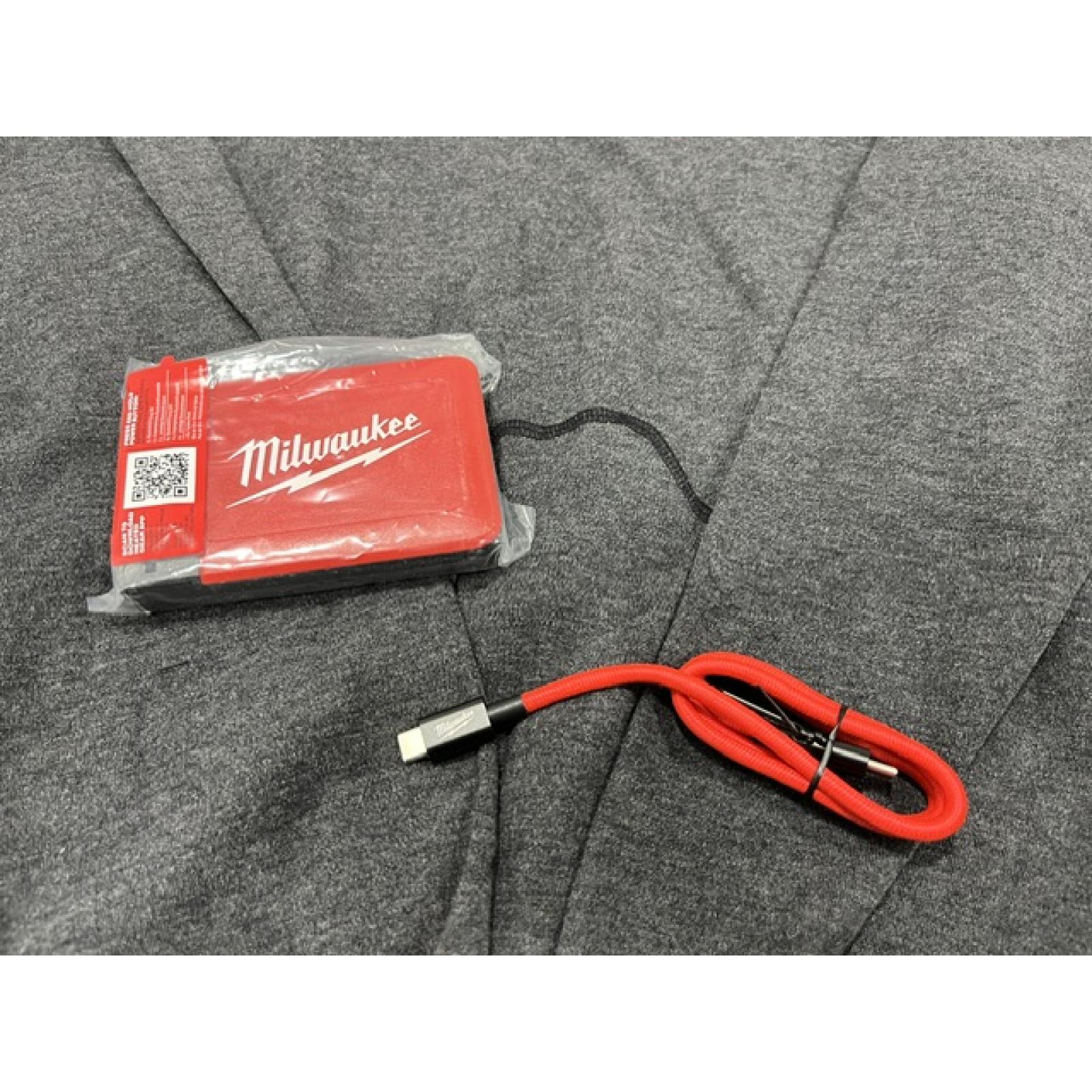 AS-IS Milwaukee Men's 3X-Large REDLITHIUM USB Cordless Merino Wool Black Baselayer Top Kit