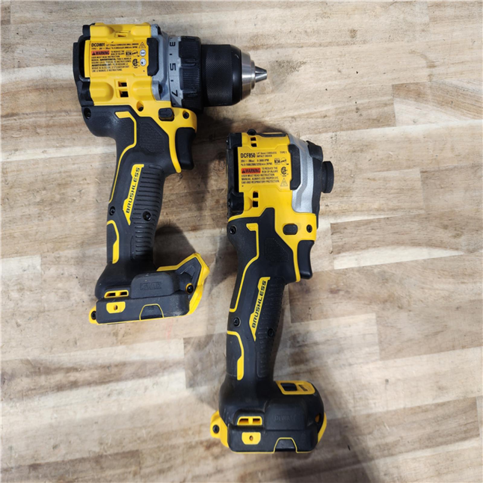 HOUSTON LOCATION - AS-IS DEWALT 2 TOOL COMBO KIT W/ (2) BATTERY & CHARGER