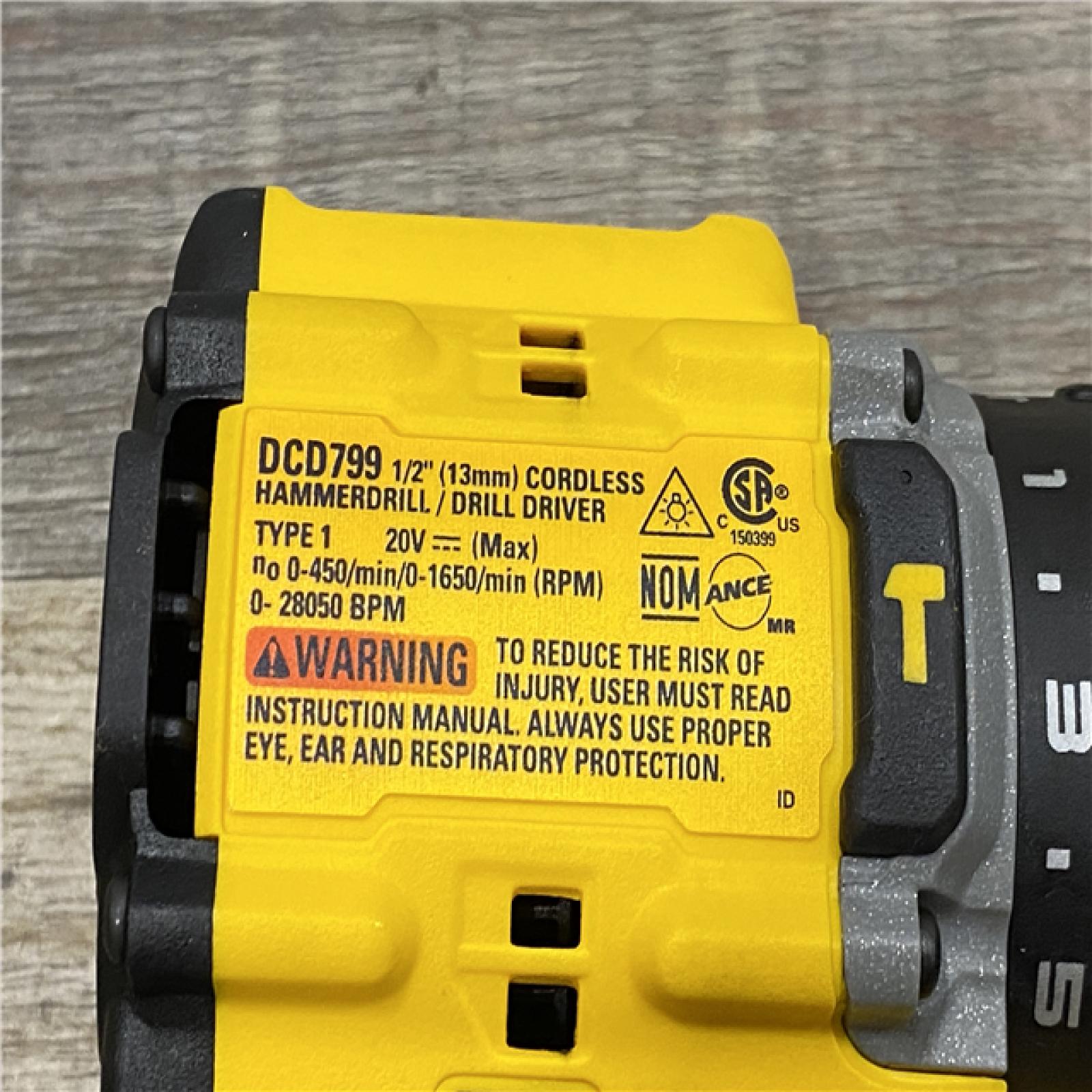 LIKE NEW - DEWALT ATOMIC 20V MAX Lithium-Ion Cordless 2-Tool Combo Kit