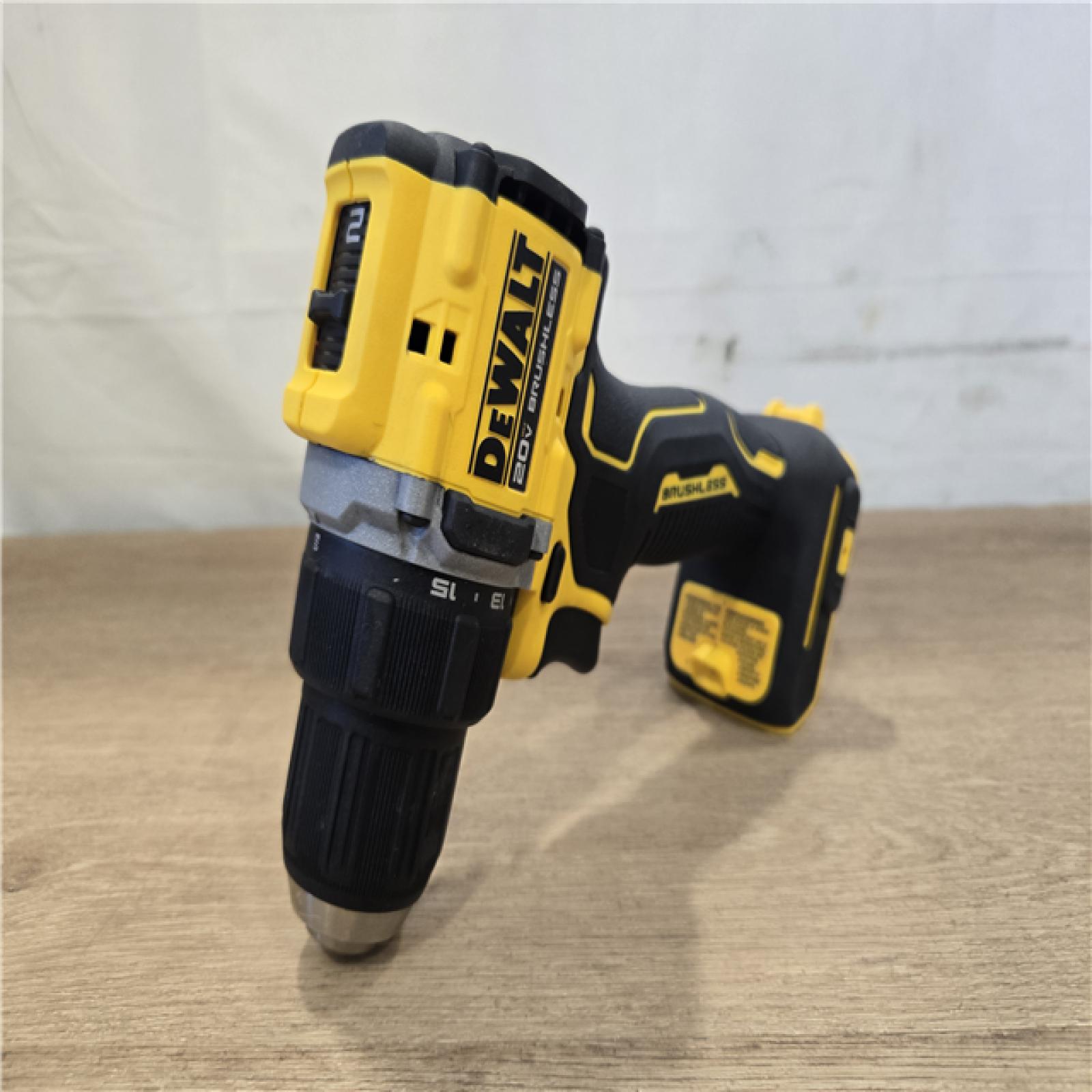 AS-IS DEWALT Atomic 20V Cordless Compact 1/2 in. Drill/Driver Kit