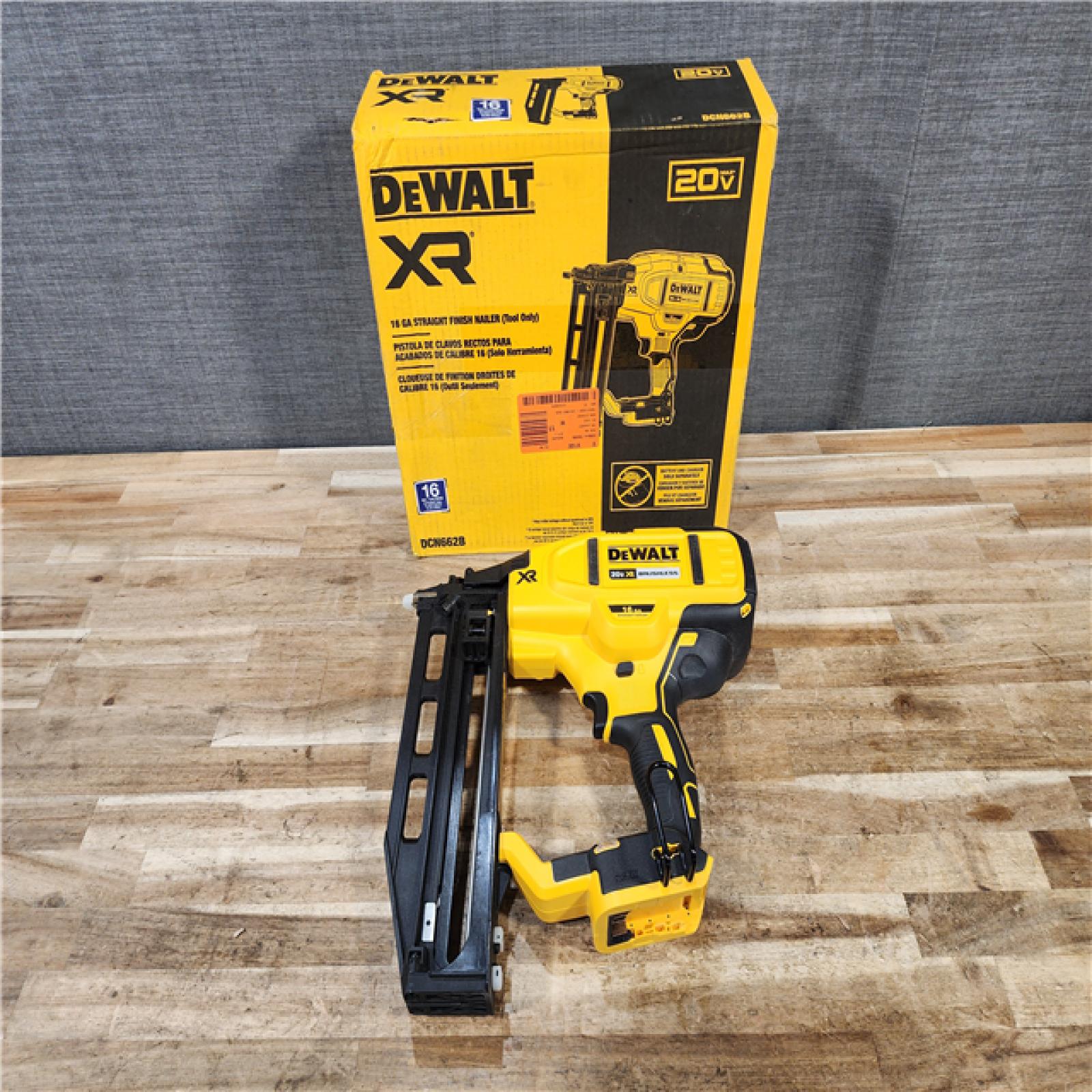 HOUSTON LOCATION - AS-IS DEWALT 20V MAX XR 16-Gauge Lithium-Ion Cordless Finish Nailer (Tool Only)