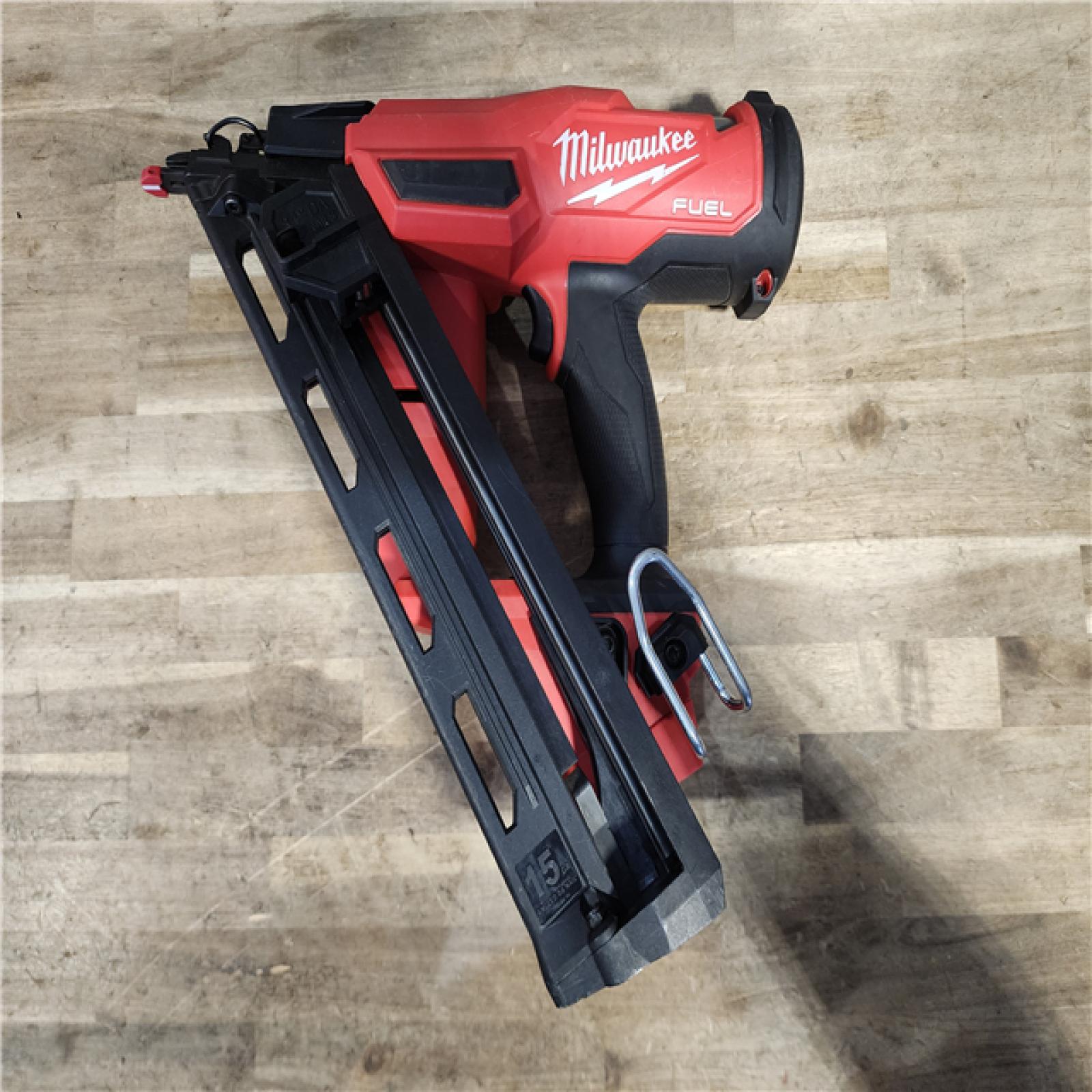 HOUSTON LOCATION - AS-IS Milwaukee 2839-20 M18 FUEL 15 Ga. 18 Volt Brushless Angled Finish Nailer (TOOL ONLY)
