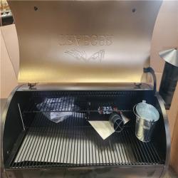 Phoenix Traeger Pro 34 Wood Pellet Grill and Smoker in Bronze