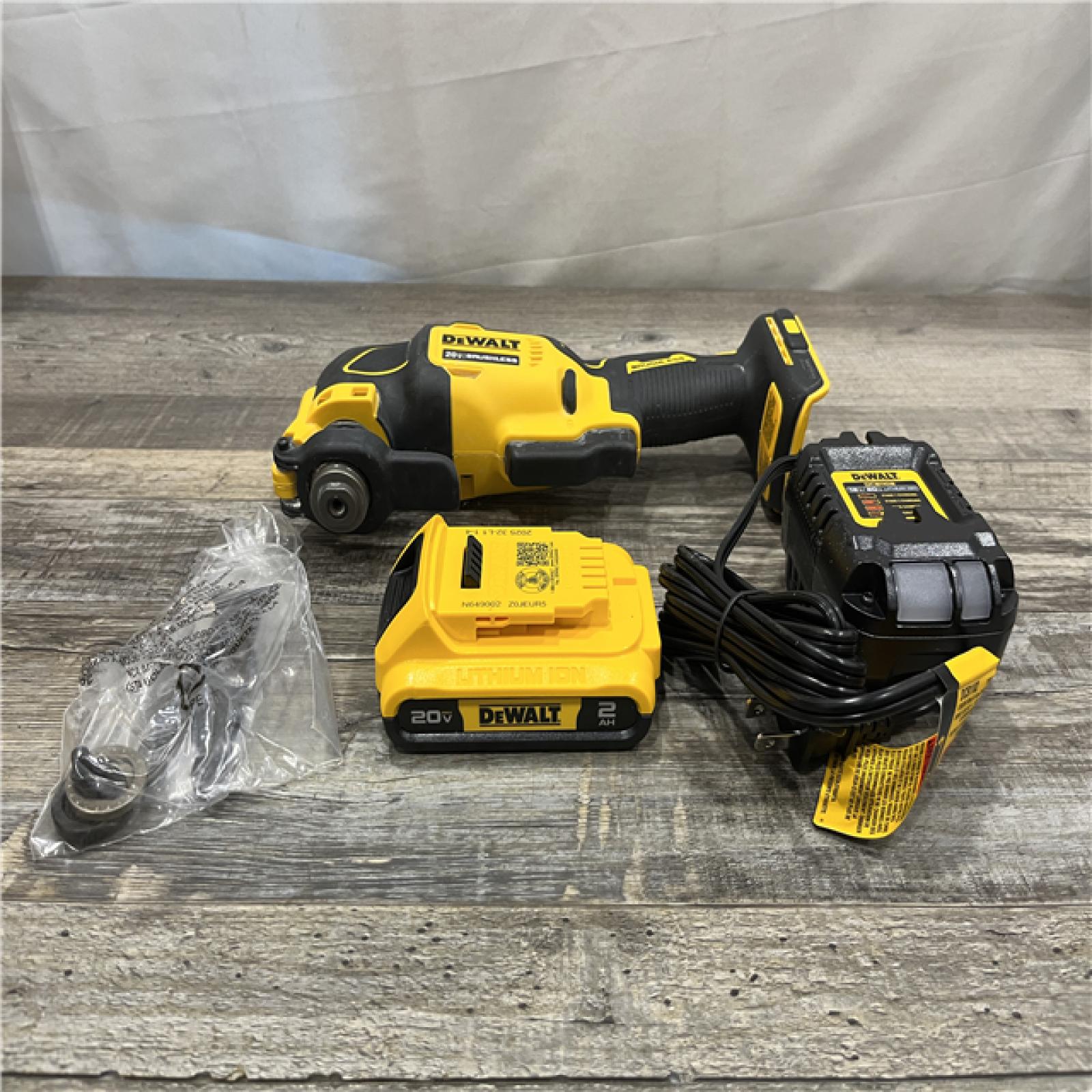 AS-IS DEWALT ATOMIC 20V MAX Cordless Brushless Oscillating Multi Tool Kit
