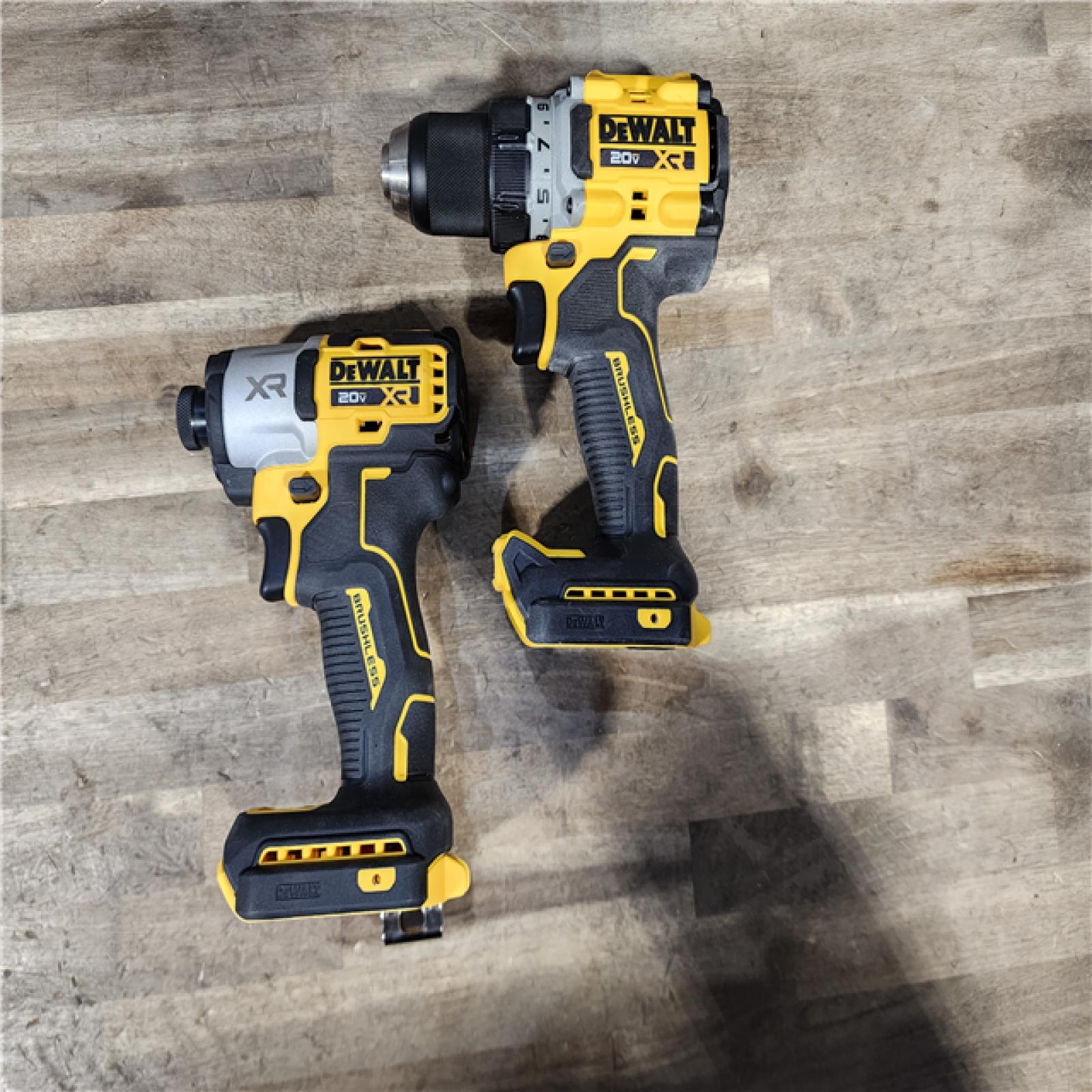 HOUSTON LOCATION - AS-IS DEWALT 2 TOOL COMBO KIT W/ (2) BATTERY & CHARGER