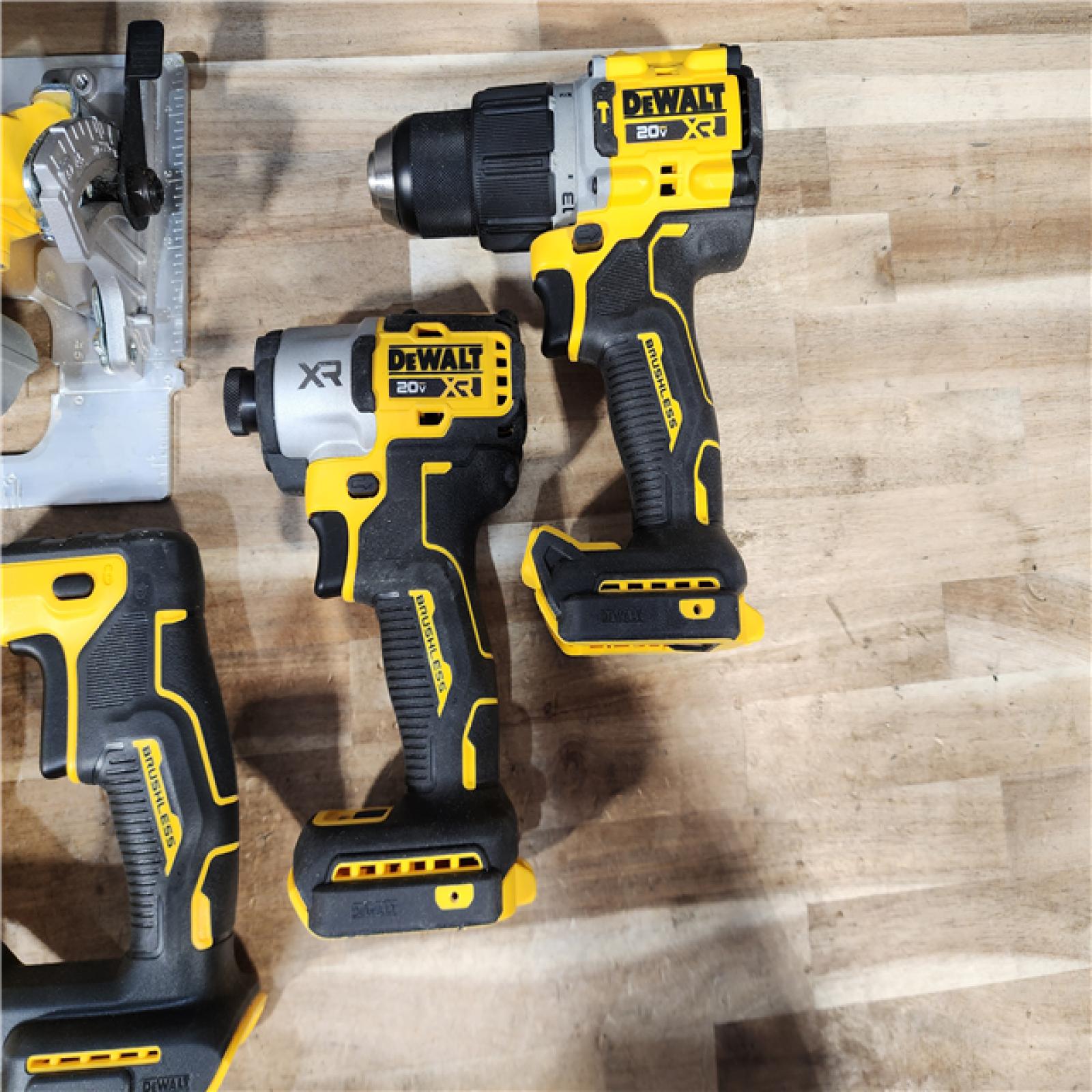HOUSTON LOCATION - AS-IS DEWALT 20V Lithium-Ion Cordless 5-Tool Combo Kit