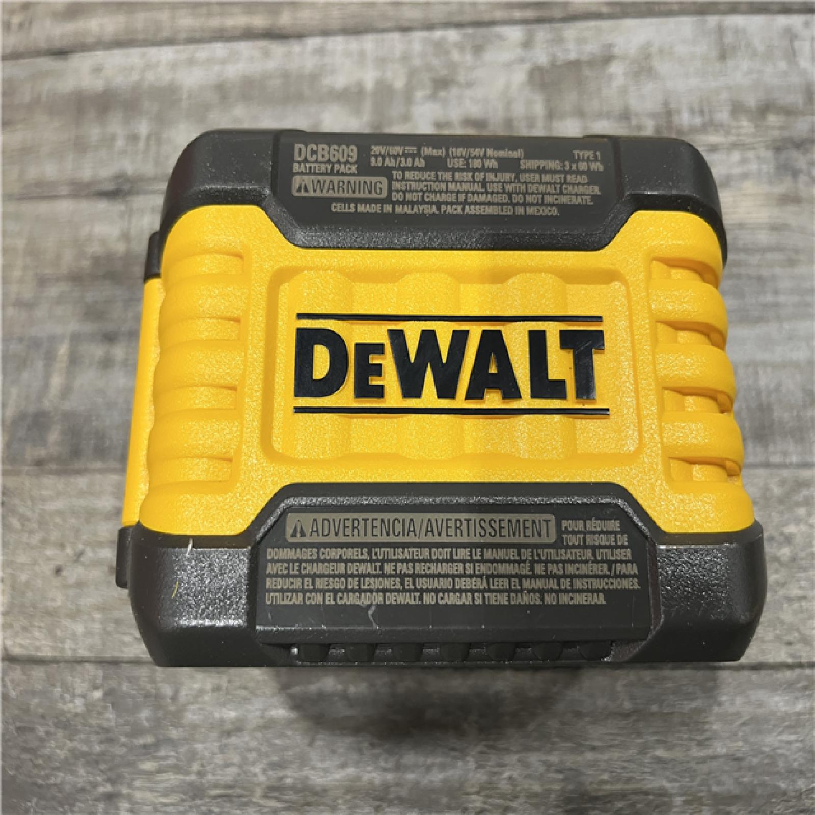 AS-IS DEWALT 20V/60V MAX FLEXVOLT Lithium-Ion 9.0Ah Battery and Charger Starter Kit