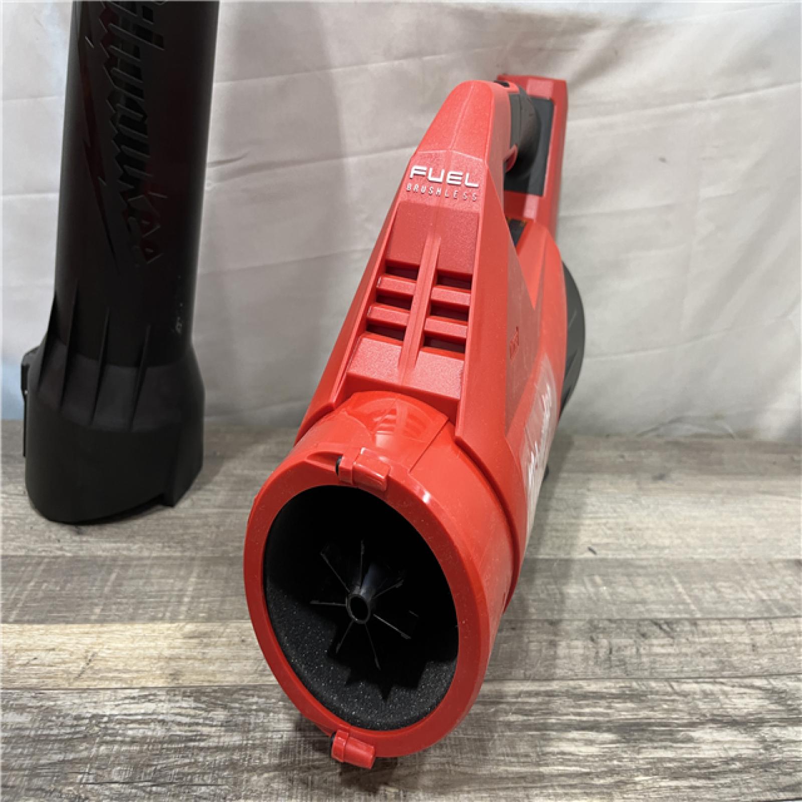 AS-IS Milwaukee FUEL 120 MPH 500 CFM 18V Brushless Cordless Battery Powered Leaf Blower Kit