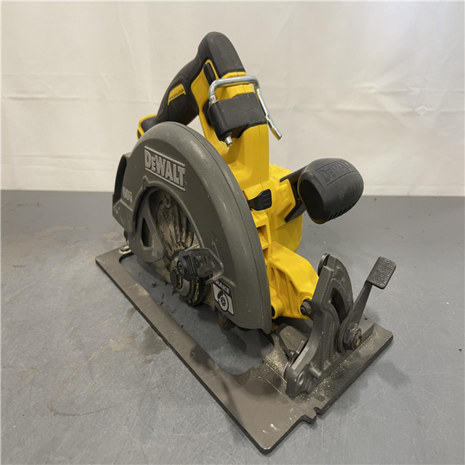 AS-IS - DeWALT Flexvolt Max 7-1/4 60V Brushless Circular Saw