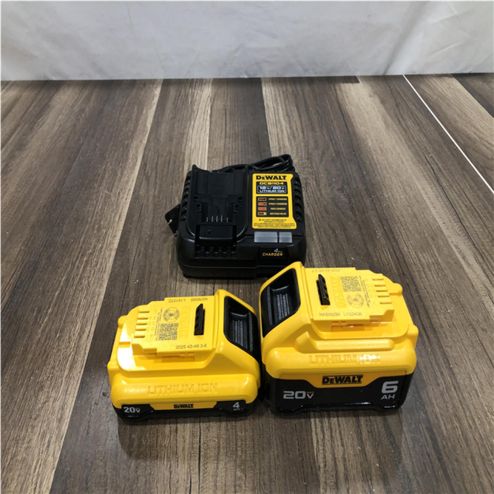 AS-IS DEWALT 20V MAX Lithium-Ion 6.0Ah and 4.0Ah Battery and Charger Starter Kit