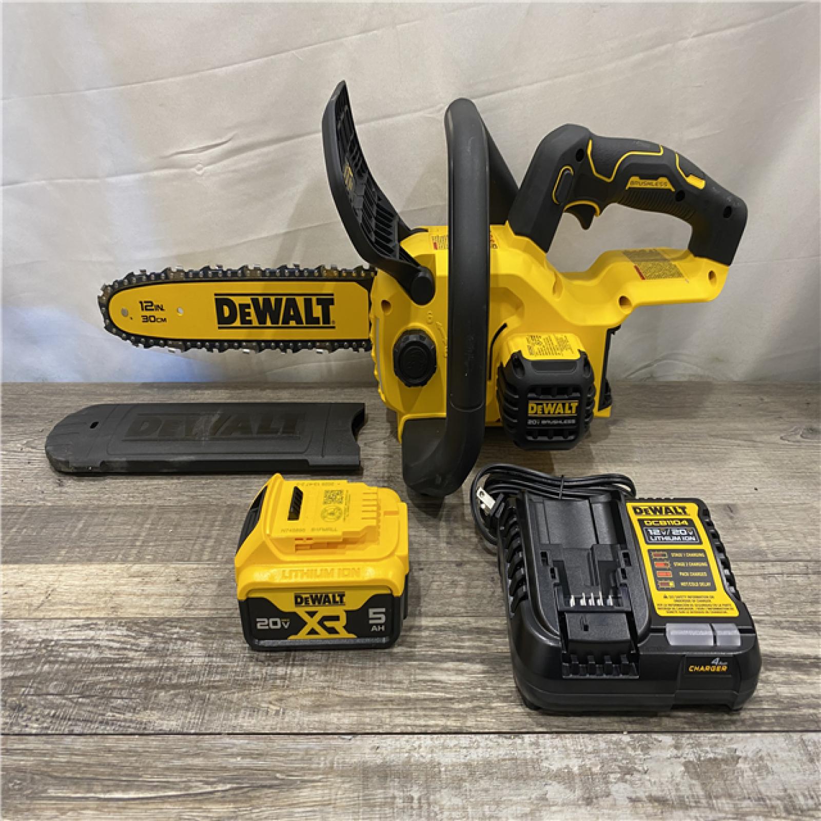 AS-IS DEWALT 20V MAX Compact 12 Brushless Cordless Chainsaw Kit