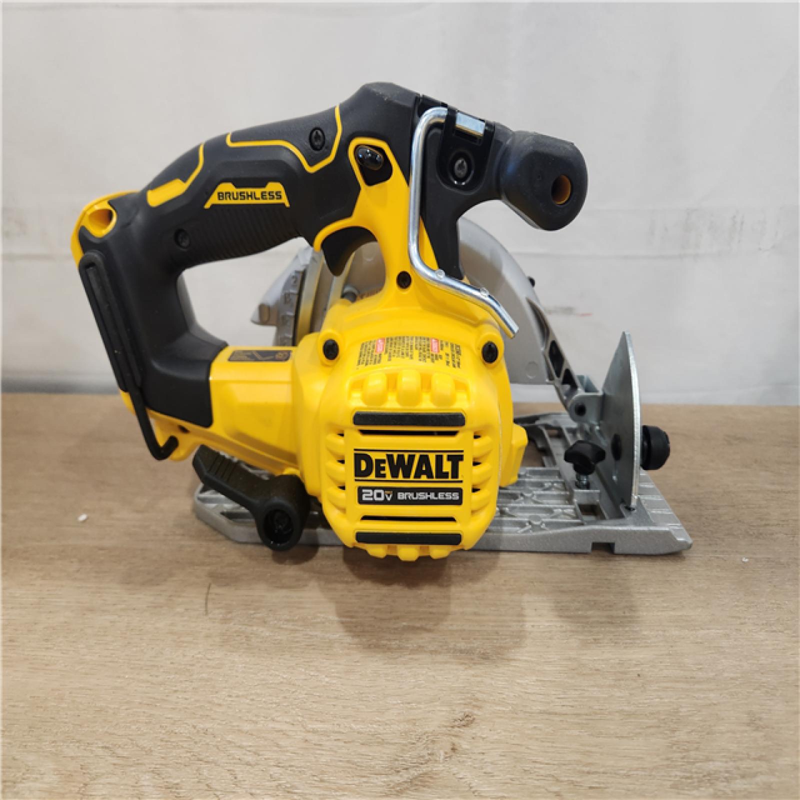 AS-IS- DeWALT DCS565B 20V Max Brushless 6.5   Cordless Circular Saw