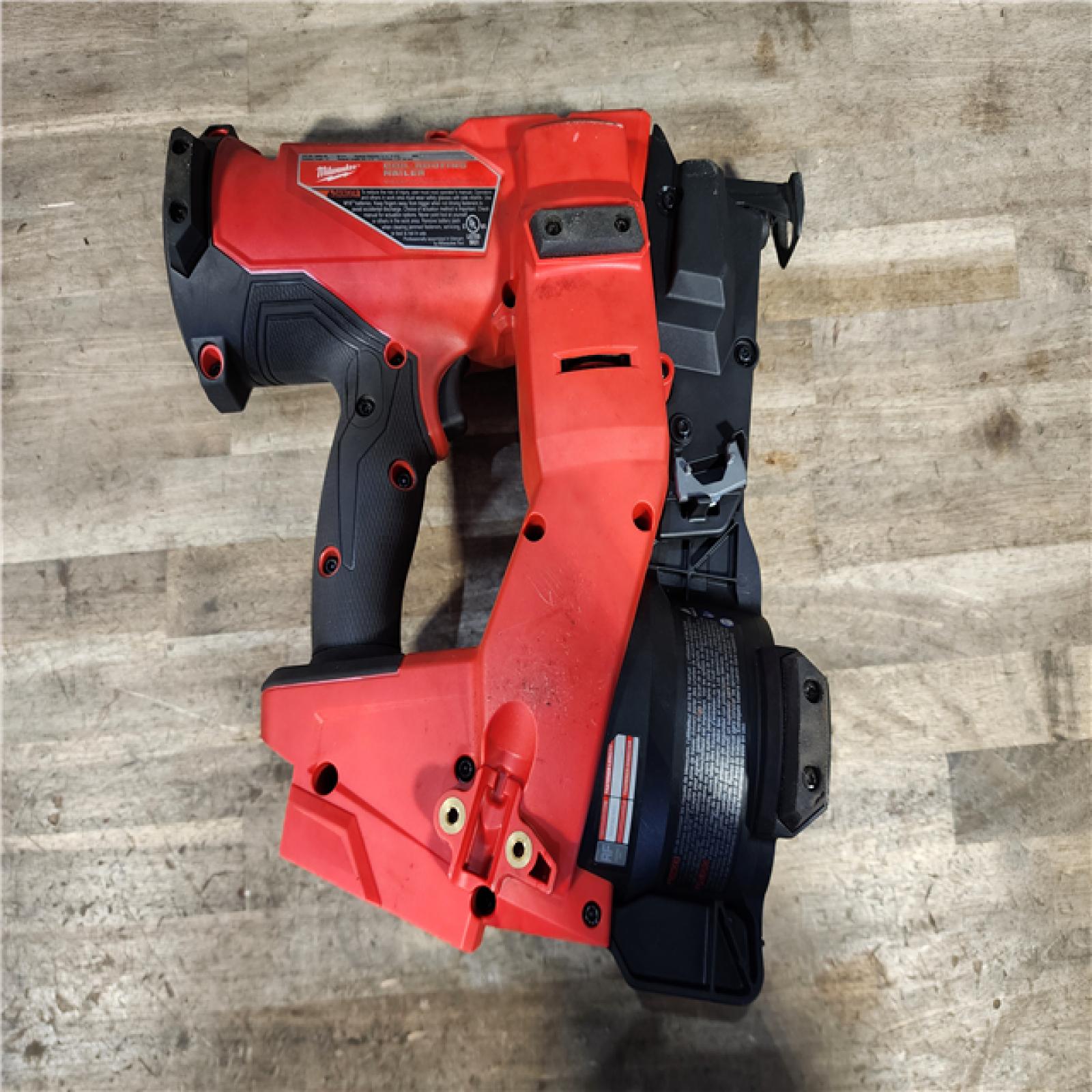 HOUSTON LOCATION - AS-IS Milwaukee M18 FUEL 18-Volt Lithium-Ion Brushless Cordless Coil Roofing Nailer (Tool Only)