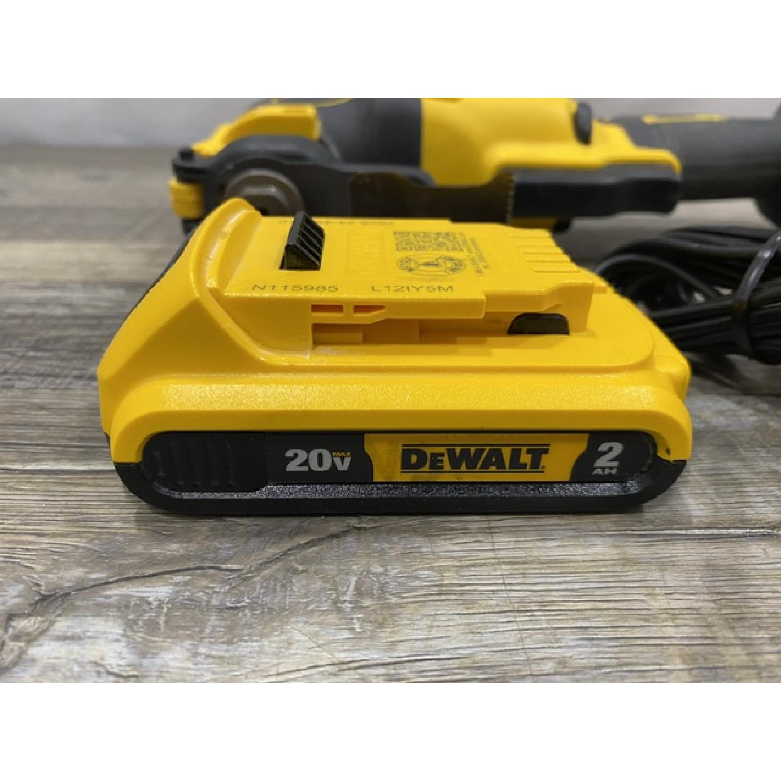 AS-IS DEWALT ATOMIC 20V MAX Cordless Brushless Oscillating Multi Tool Kit