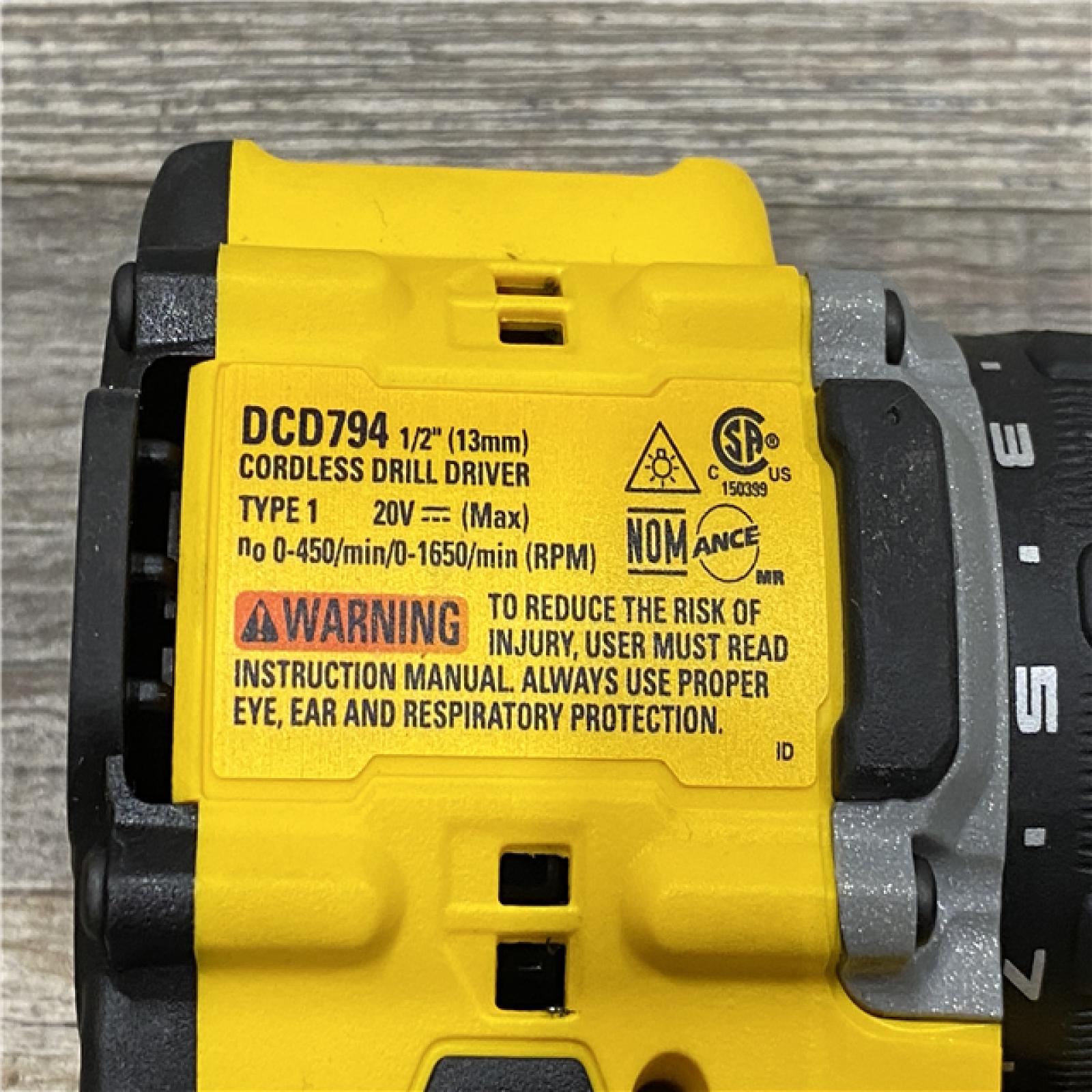 AS-IS DEWALT ATOMIC 20-Volt MAX Lithium-Ion Cordless Combo (2-Tool) Kit