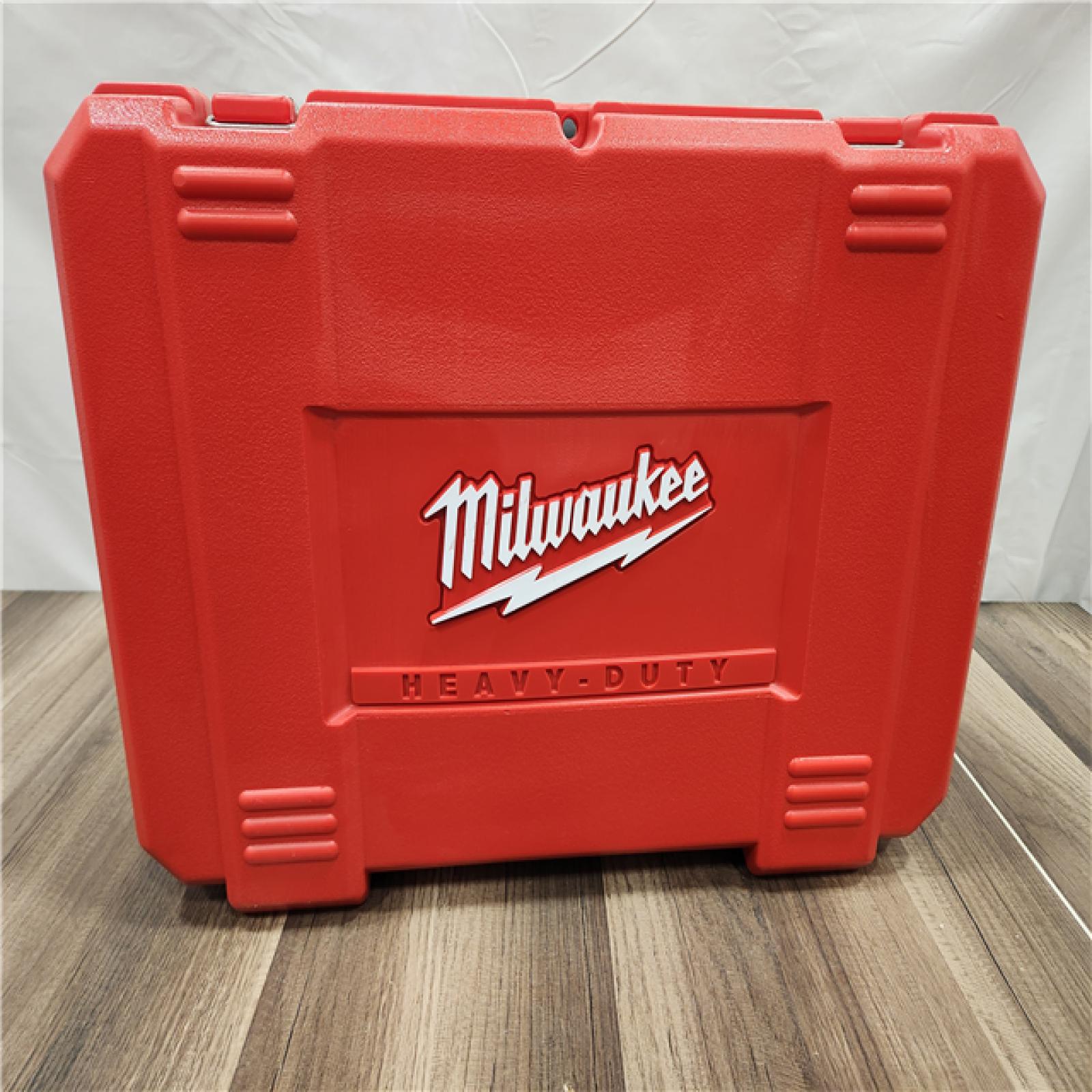 AS-IS Milwaukee M12 Force Logic Press Tool 1/2 in. to 1 in. Kit