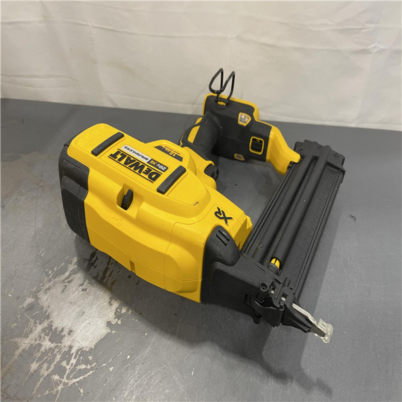 AS-IS - DeWalt 20V MAX XR Lithium-Ion Cordless 18-Gauge Brad Nailer