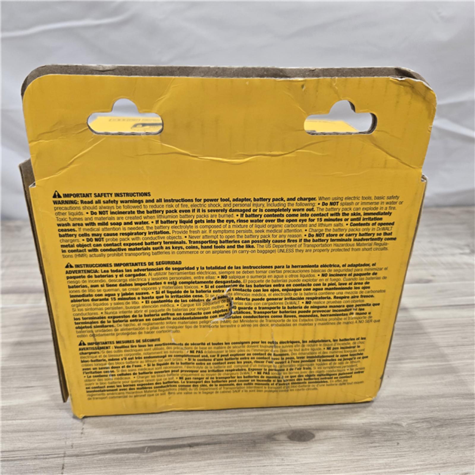 NEW! - DEWALT 20V MAX 6.0Ah and 4.0Ah Battery and Charger Starter Kit