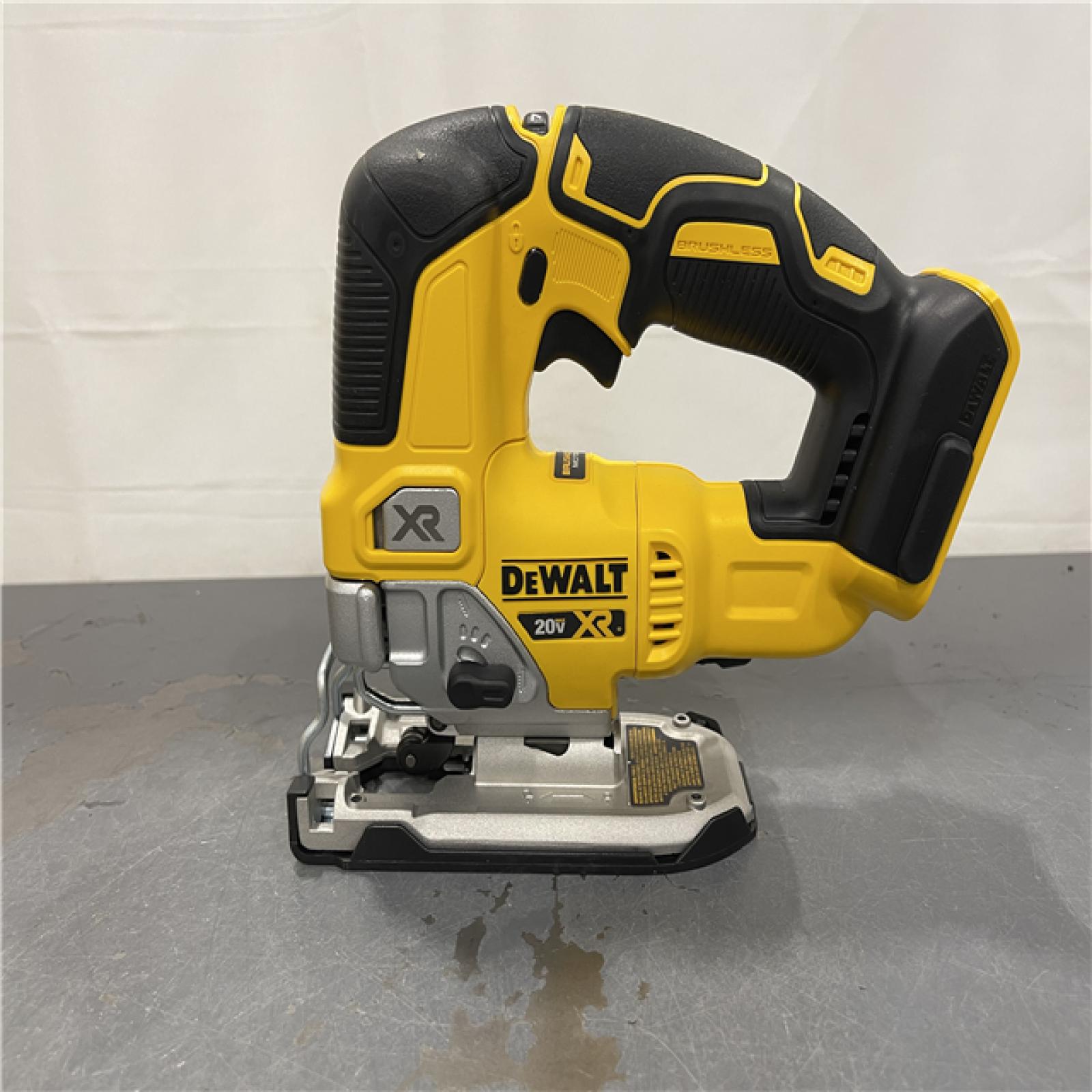 AS-IS - DeWalt 20V MAX XR Cordless Brushless Jigsaw