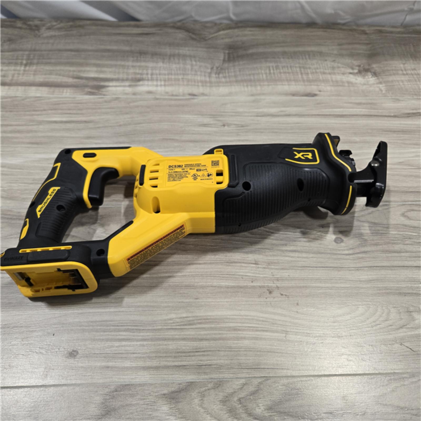 LIKE NEW! - DEWALT 20V MAX XR Cordless Brushless Reciprocating Saw (Tool Only)