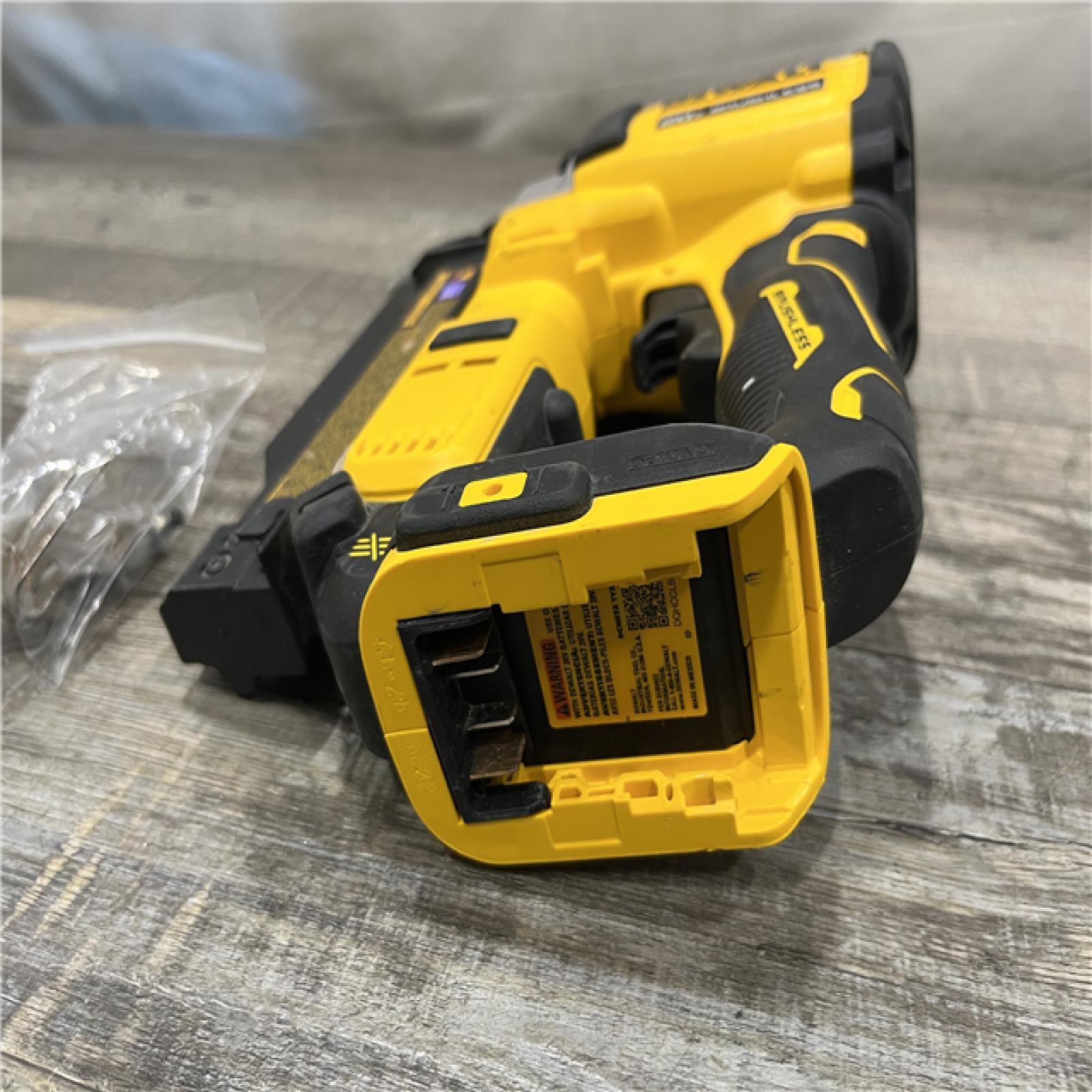AS-IS DEWALT ATOMIC 20V MAX Lithium Ion Cordless 23 Gauge Pin Nailer (Tool Only)