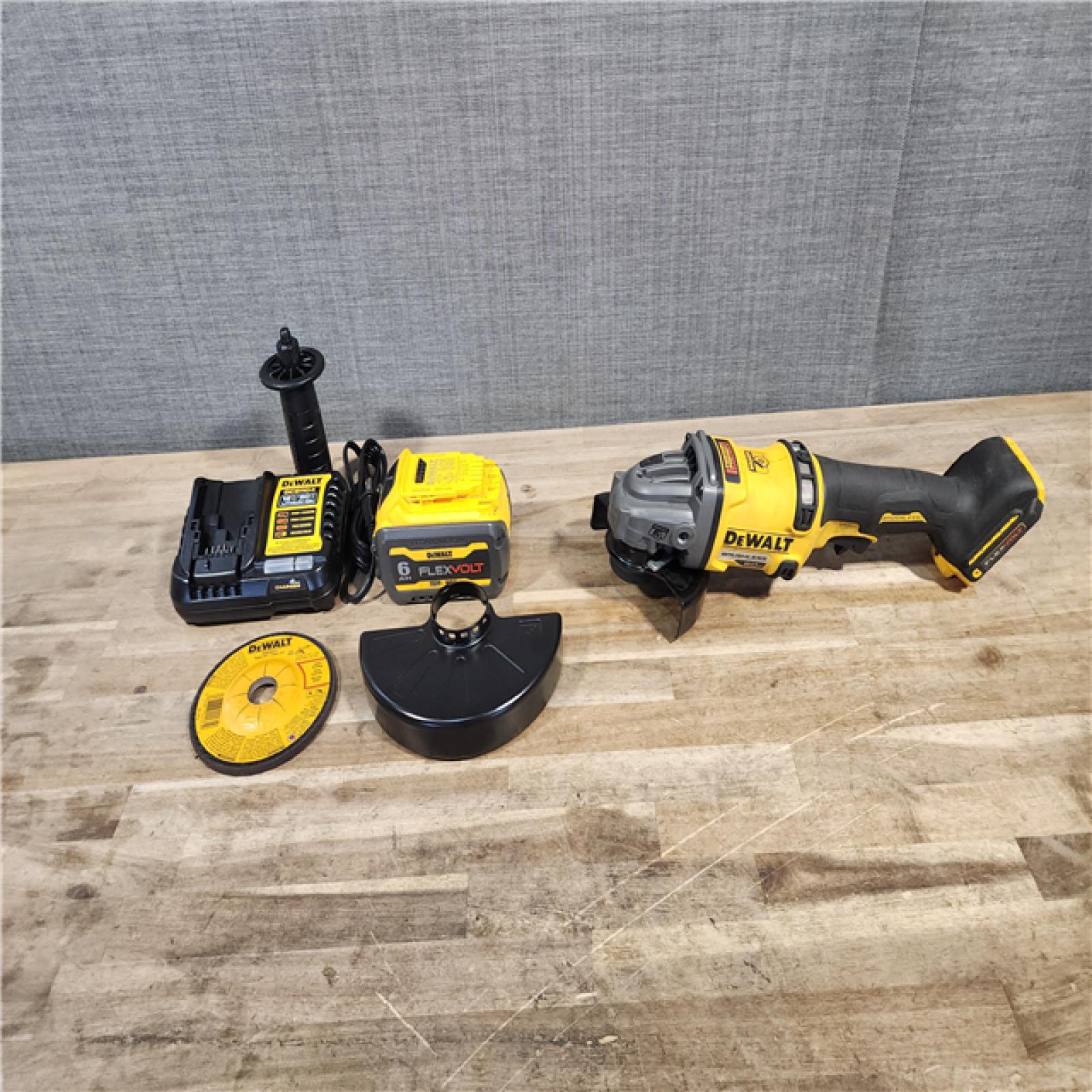HOUSTON LOCATION - AS-IS DeWalt FLEXVOLT 60V Cordless 4-1/2 to 6 in. Grinder Kit (Battery & Charger)