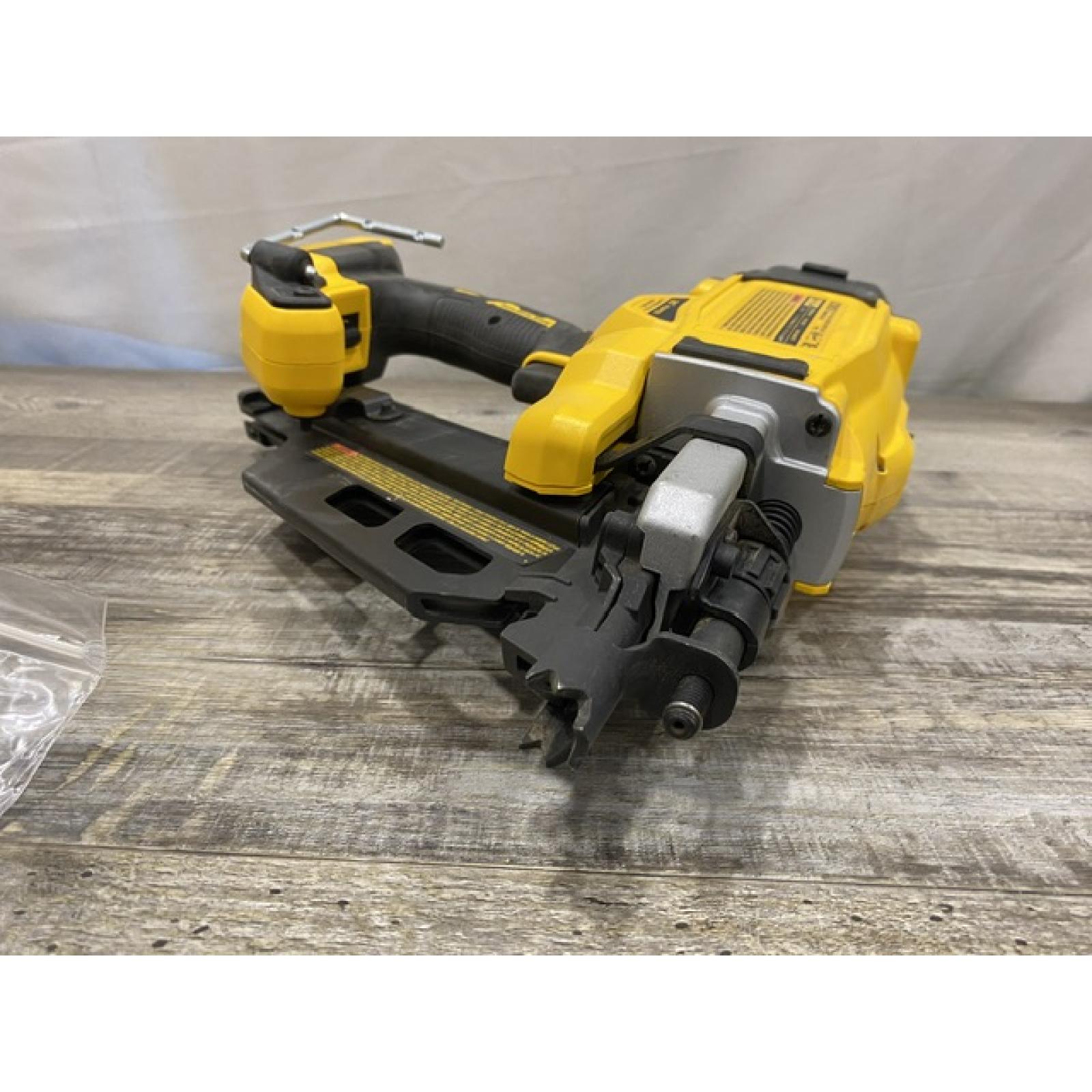 AS-IS DEWALT 20V 30 Degree Cordless Framing Nailer (Tool-Only)