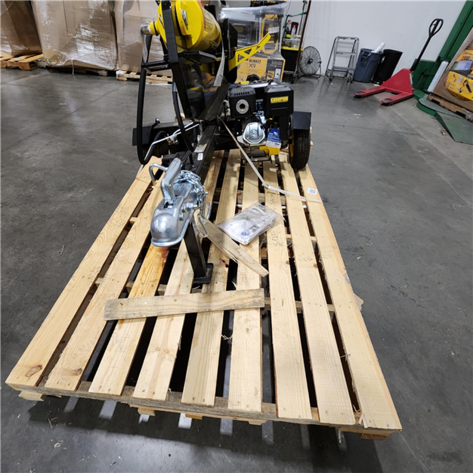 Dallas Location - As-Is Champion Power Equipment 37 Ton 338cc Gas Powered Log Splitter