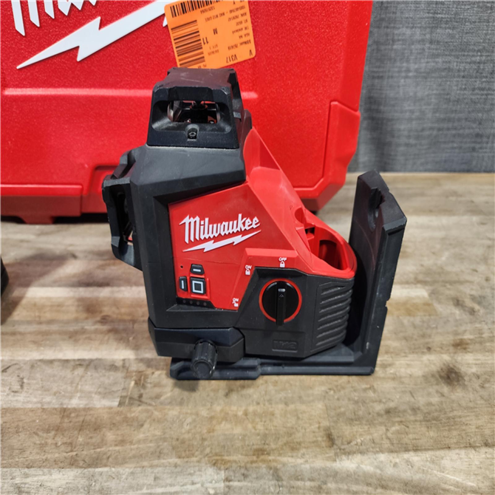 HOUSTON LOCATION - AS-IS Milwaukee-3632-21 M12 Green Beam Laser 360° 3-Plane Kit