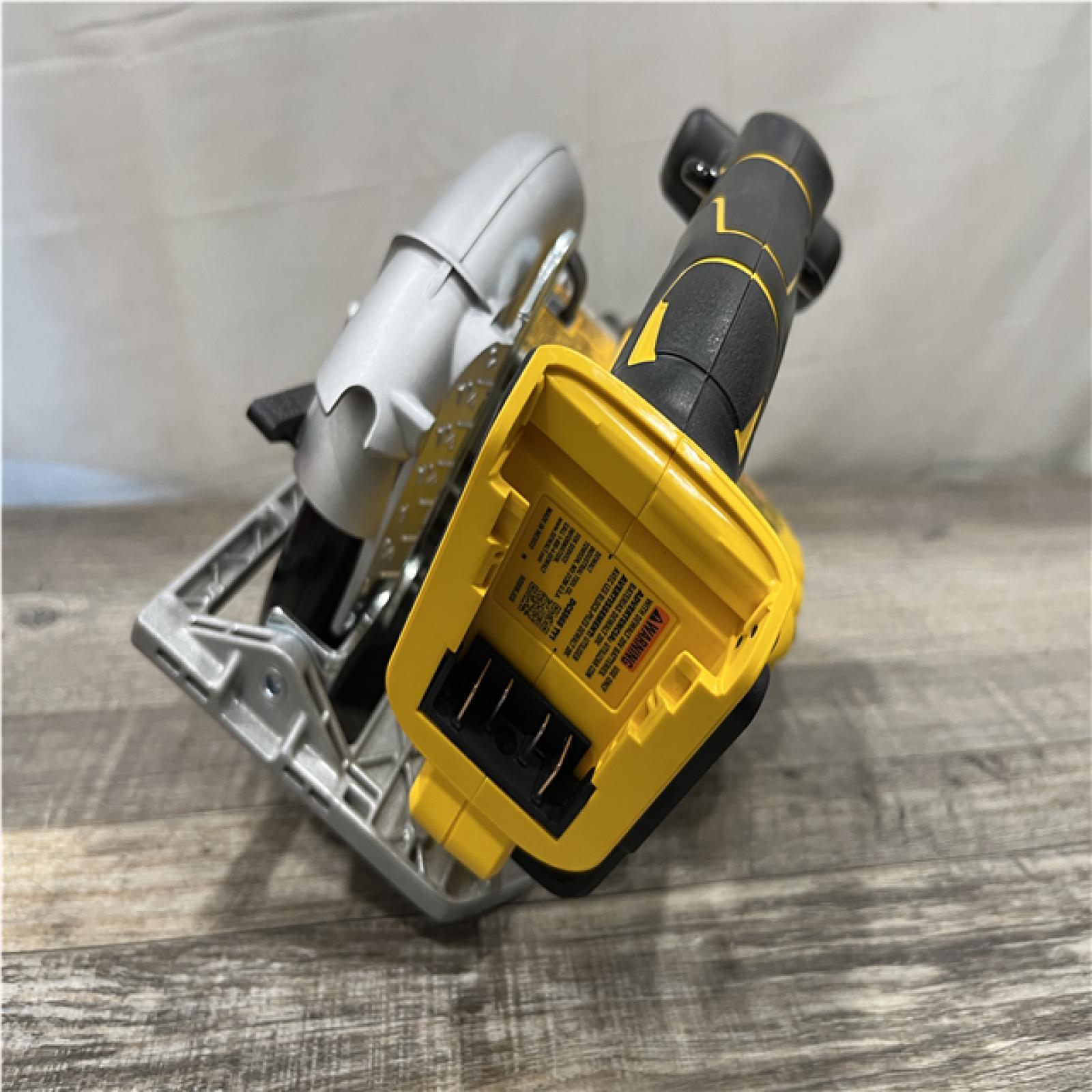 AS-IS DEWALT 20V MAX Cordless Brushless 6-1/2 in. Sidewinder Style Circular Saw (Tool Only)