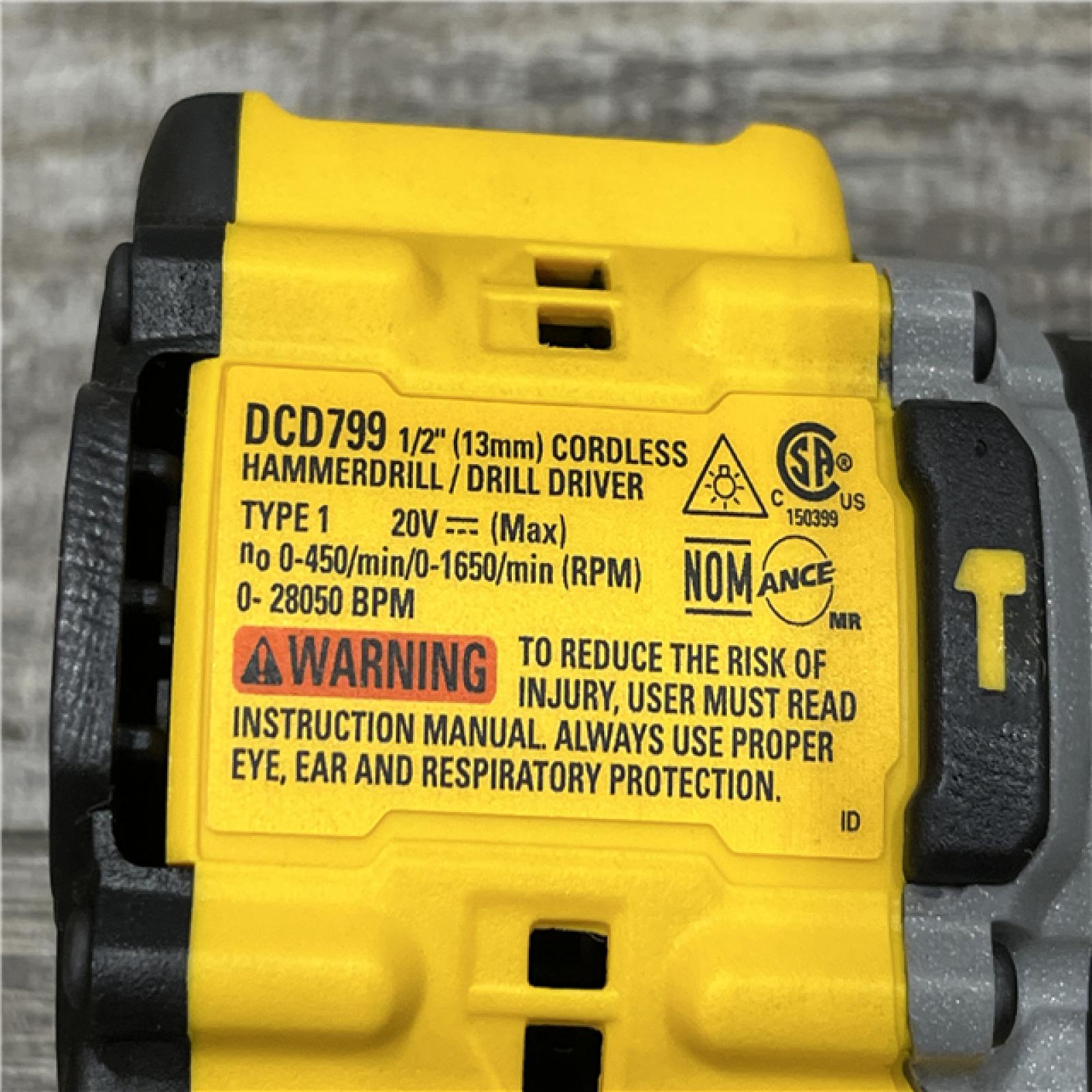 LIKE NEW - DEWALT 20V MAX Lithium-Ion Cordless 2-Tool Combo Kit