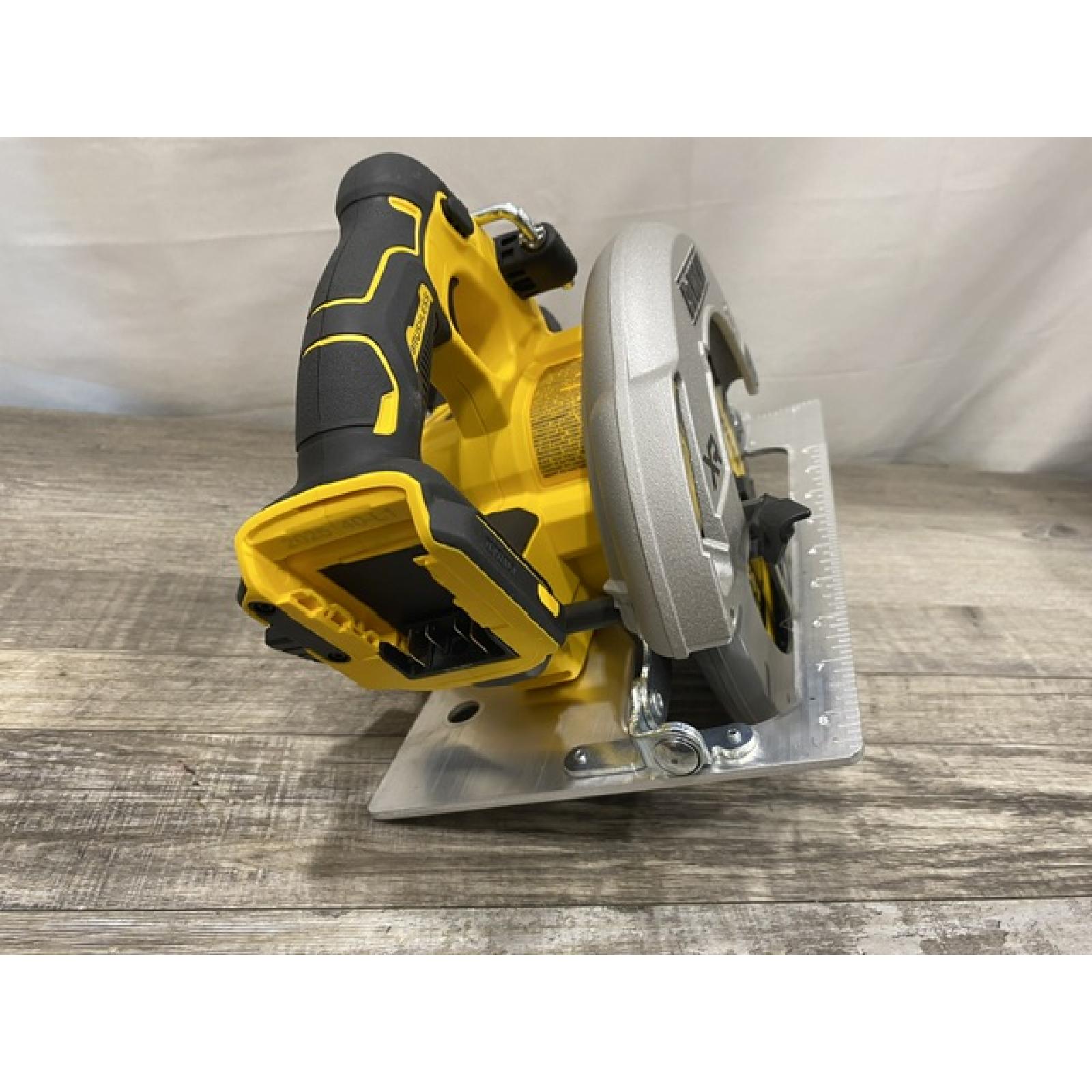 AS-IS DEWALT 20-Volt MAX 7-1/4 in. Cordless Circular Saw (Tool Only)