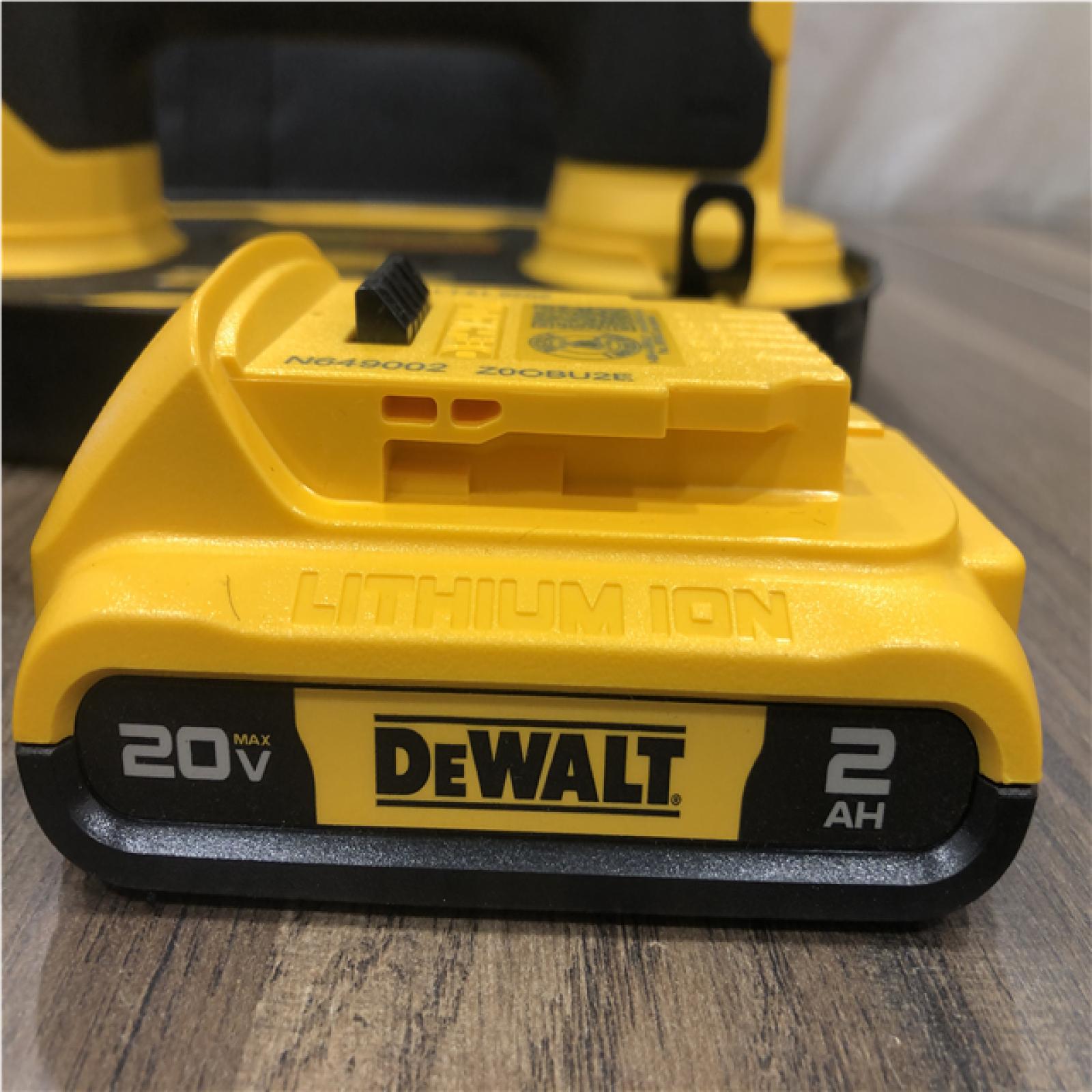 AS-IS DEWALT 20-Volt Max Lithium-Ion Cordless GRABO Lifter Kit