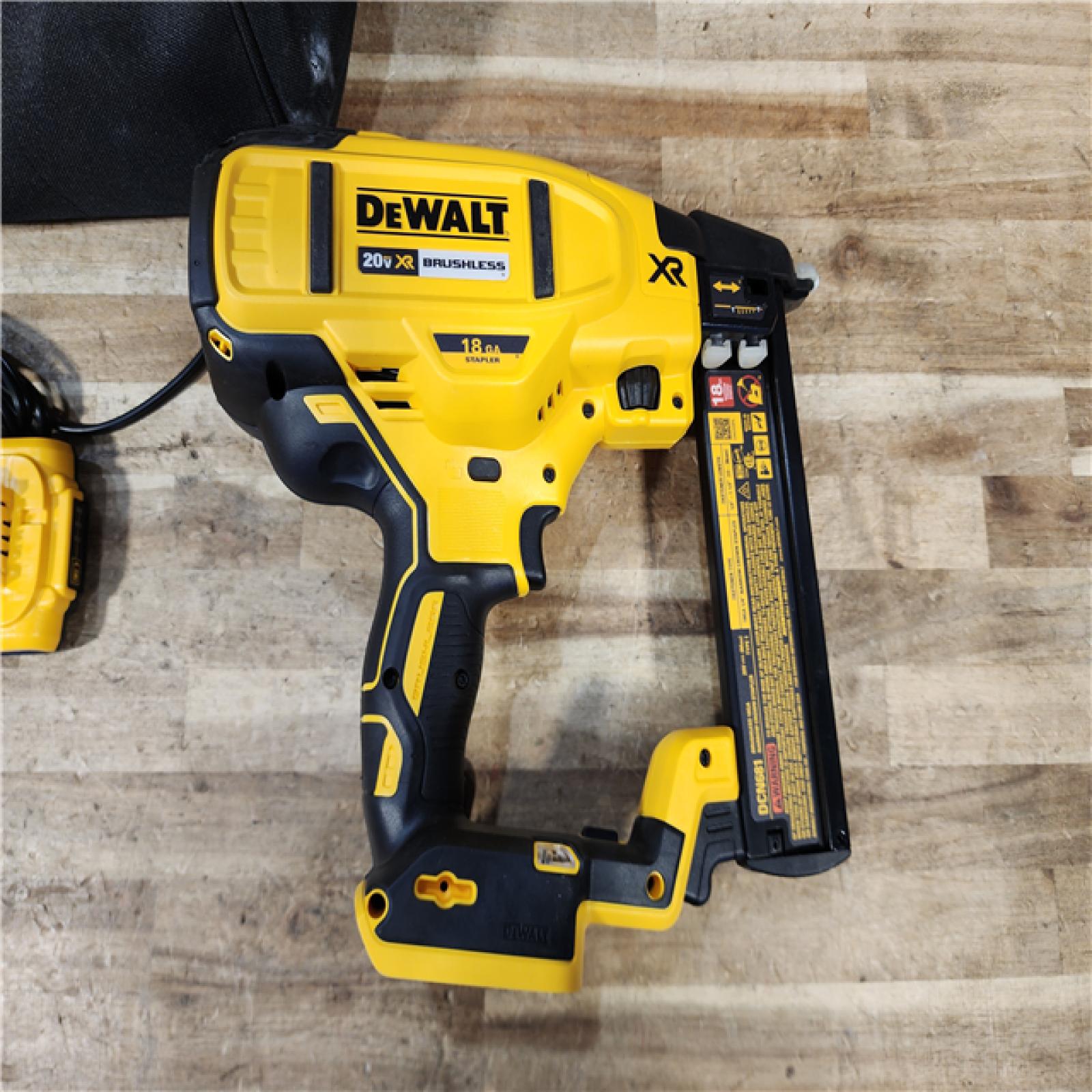 HOUSTON LOCATION - AS - IS DEWALT 20V MAX XR Lithium-Ion Cordless 18-Gauge Narrow Crown Stapler Kit
