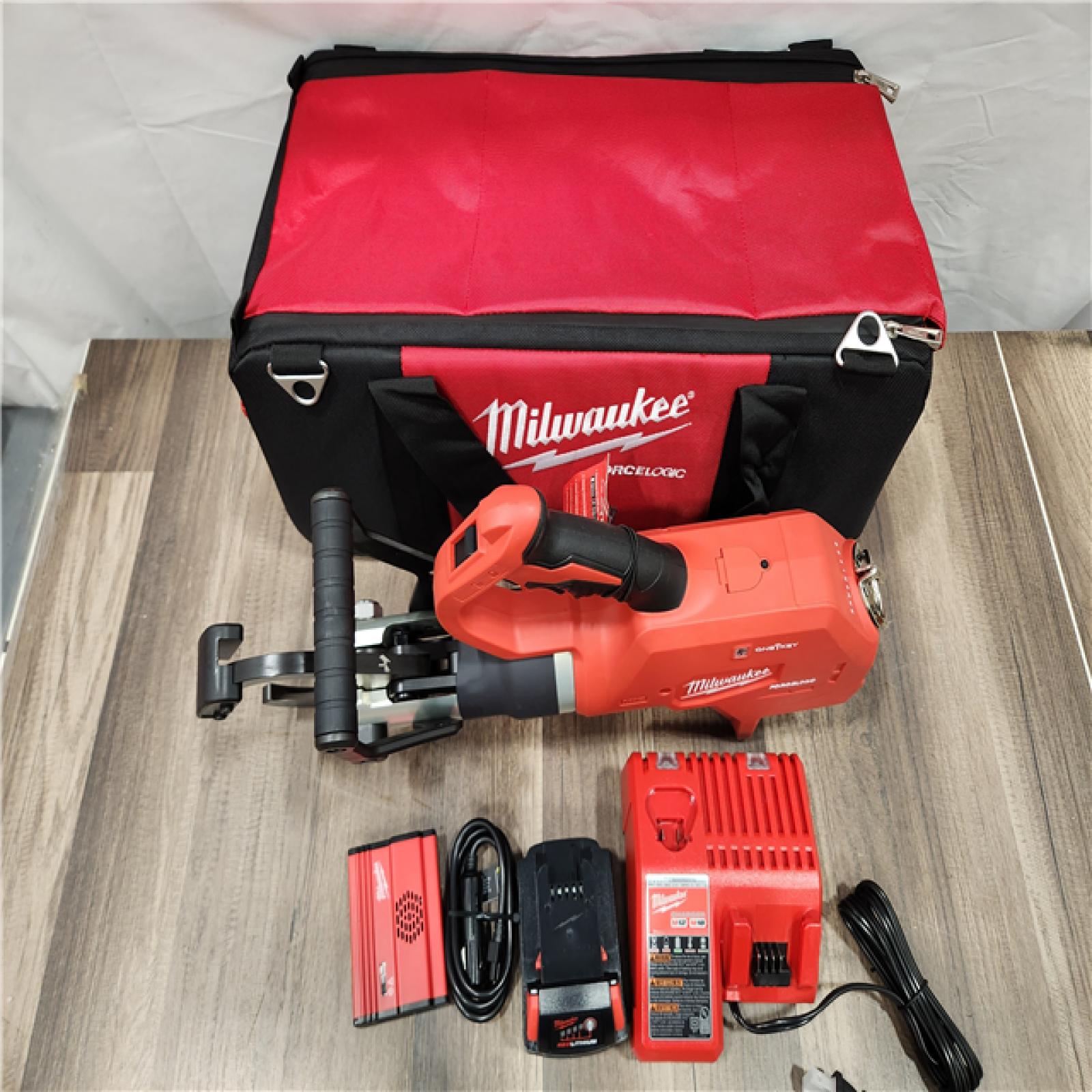 AS-IS Milwaukee M18 18V Lithium-Ion Cordless FORCE LOGIC 3 in. Underground Cable Cutter W/ (1) 5.0Ah Battery, Charger, Tool Bag