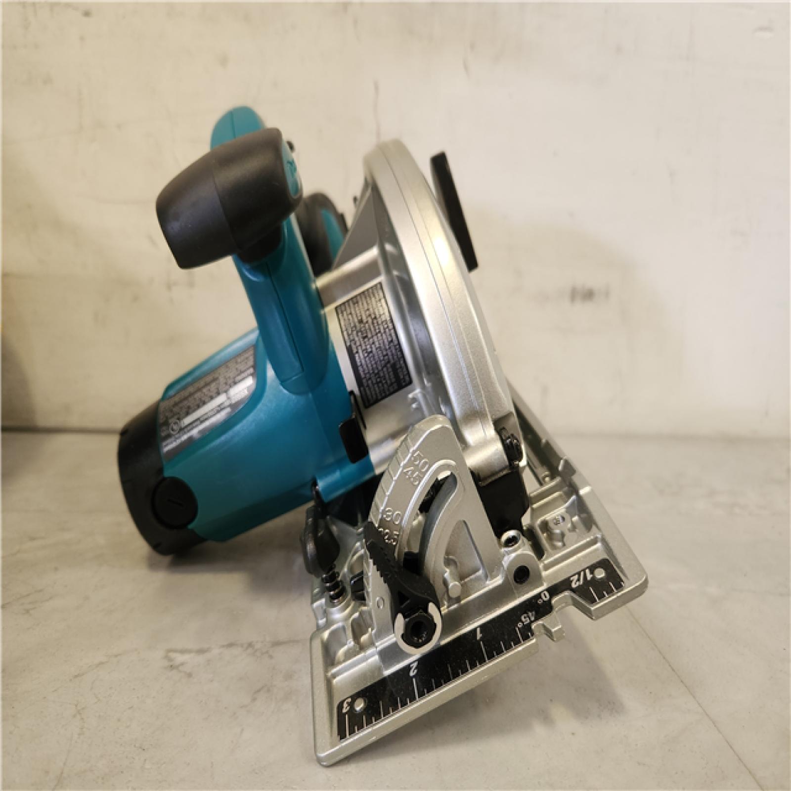 Phoenix NEW Makita 18V LXT Lithium-Ion Cordless 6-1/2 in. Lightweight Circular Saw and General Purpose Blade (Tool-Only)