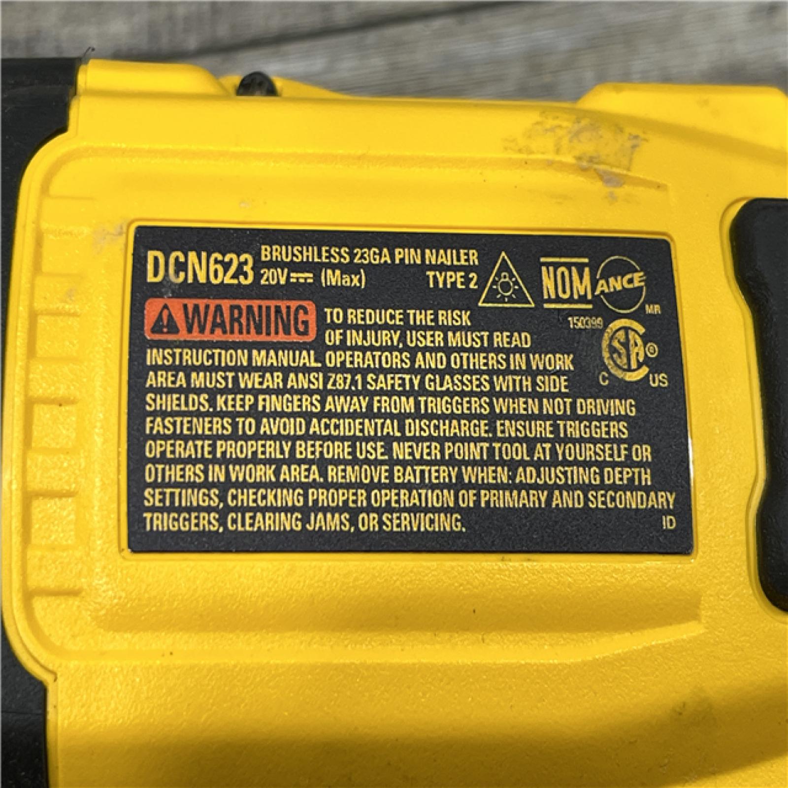 AS-IS DEWALT ATOMIC 20V MAX Lithium Ion Cordless 23 Gauge Pin Nailer Kit