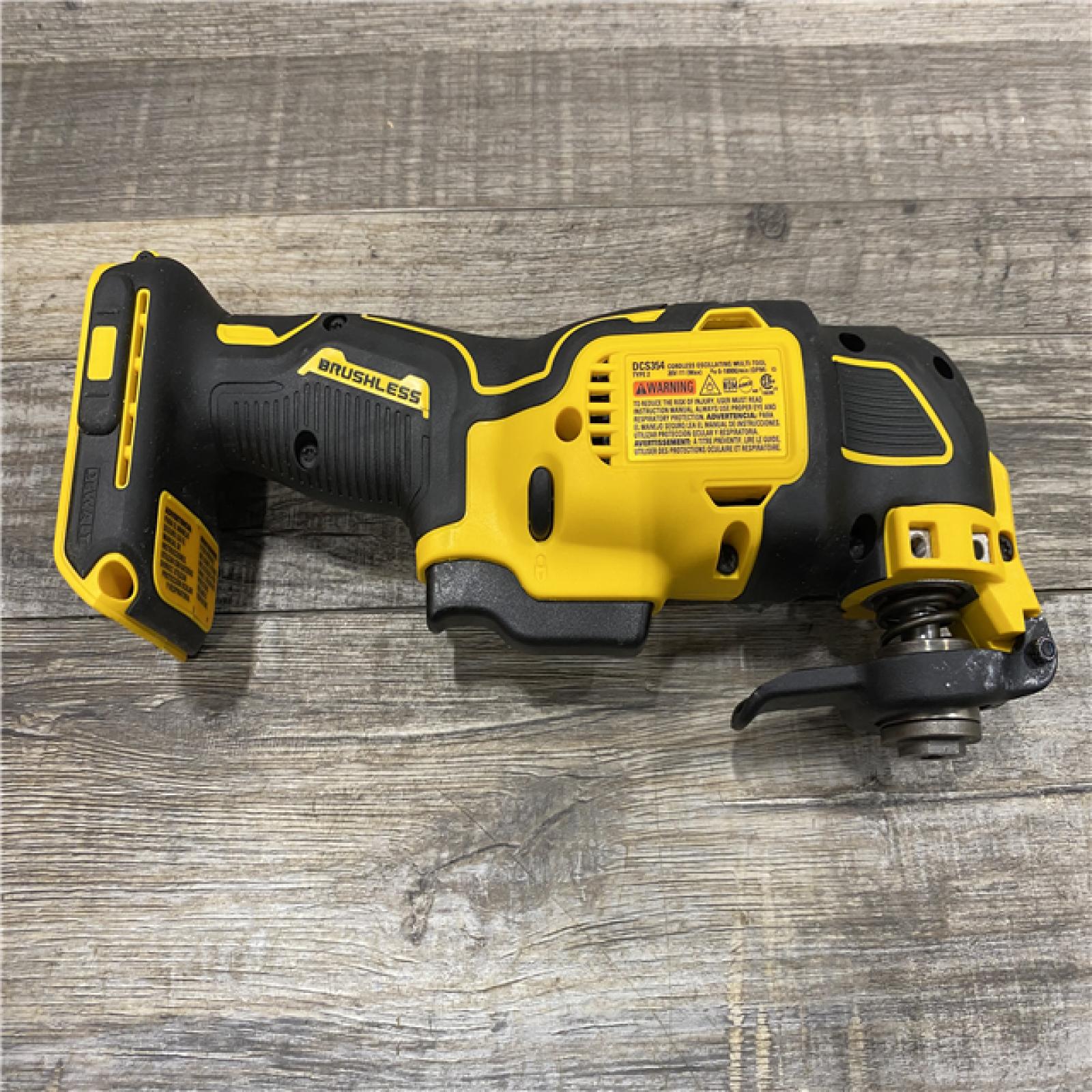 AS-IS DEWALT ATOMIC 20V MAX Cordless Brushless Oscillating Multi Tool Kit