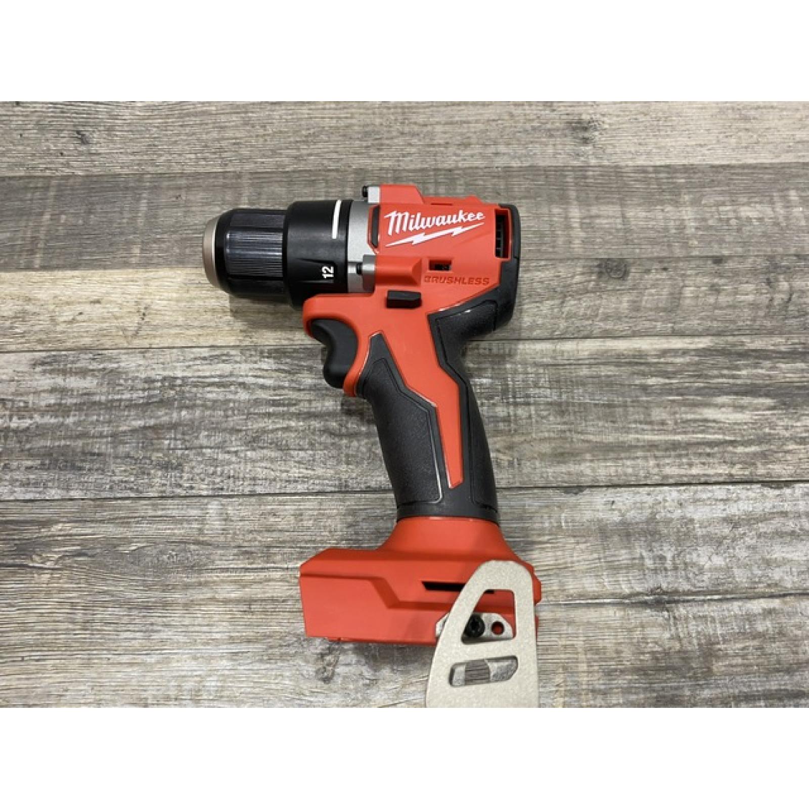 AS-IS Milwaukee 18V Lithium-Ion Brushless Cordless 1/2 in. Compact Drill/Driver Kit