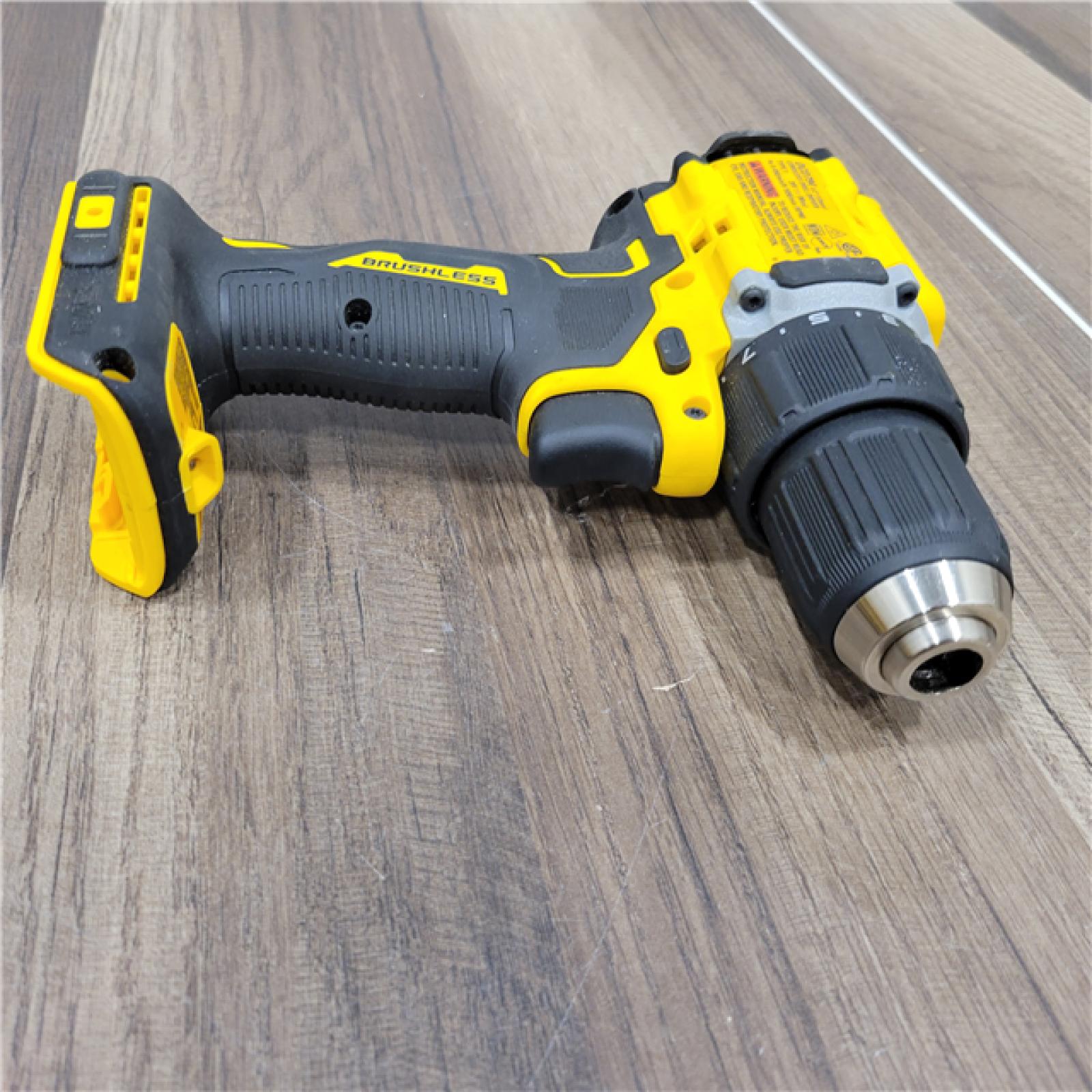 AS-IS DEWALT ATOMIC COMPACT SERIES 20V MAX* Brushless Cordless 1/2 Drill/Driver Kit