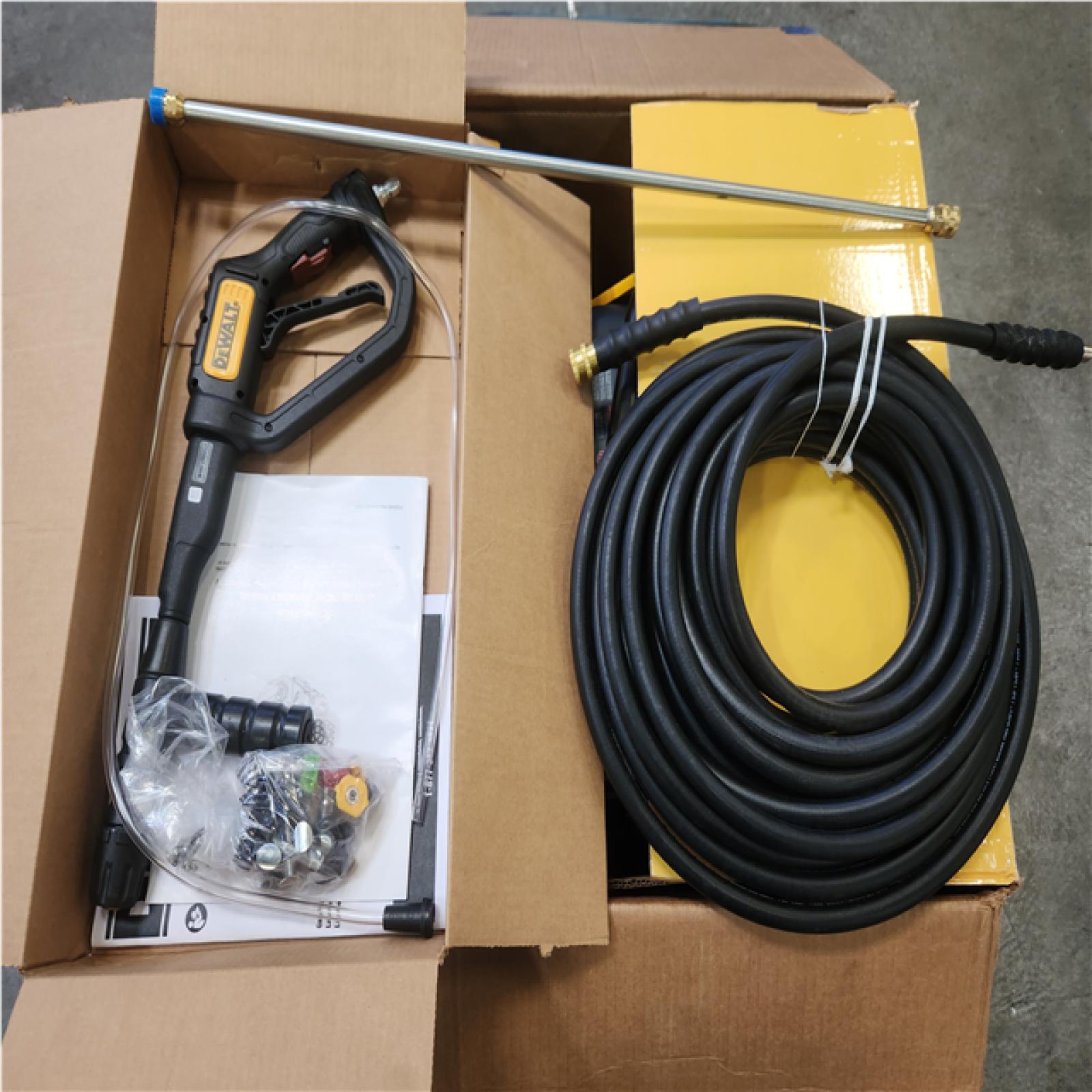 Phoenix NEW DEWALT 4400 PSI 4.0 GPM Gas Pressure Washer with 420cc Engine  Triplex Pump  Commercial Cold Water Power Washer