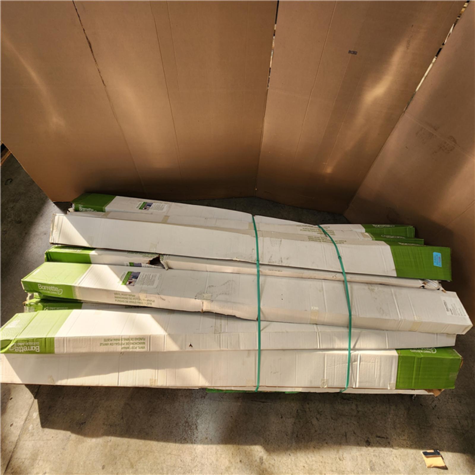 Phoenix AS-IS Barrette Outdoor Living VersaRail 4 in. x 4 in. x 120 in. White Flat Post Wrap Pallet (17-Posts)