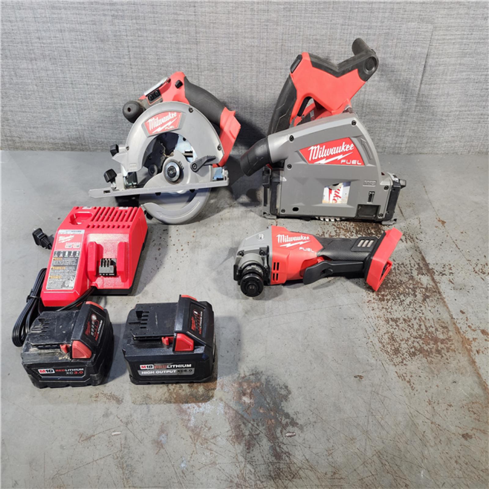 HOUSTON LOCATION - AS-IS MILWAUKEE 3 TOOL COMBO KIT W/ (2) BATTERY & CHARGER