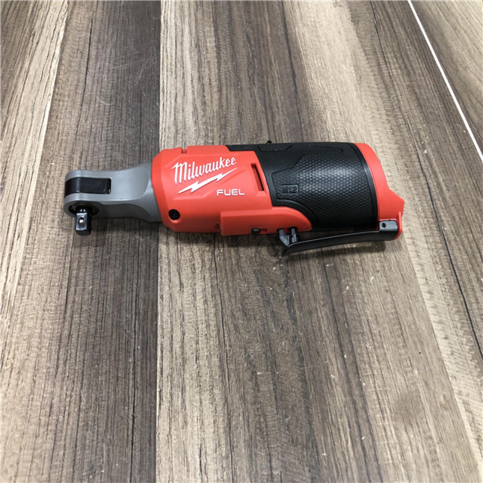 AS-IS Milwaukee FUEL 12V Lithium-Ion Brushless Cordless High Speed 3/8 in. Ratchet Kit